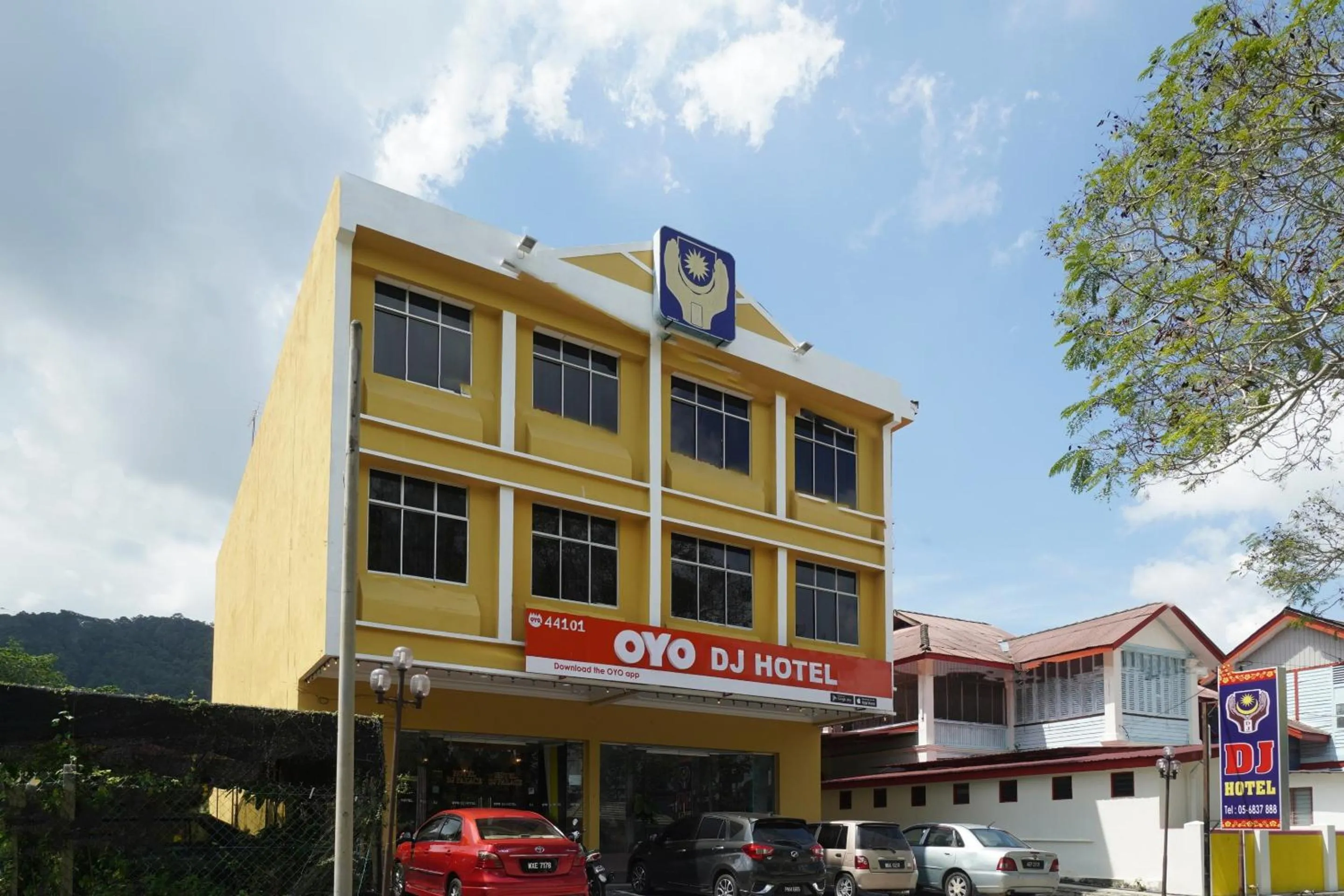 Facade/entrance in OYO 90929 DJ Hotel