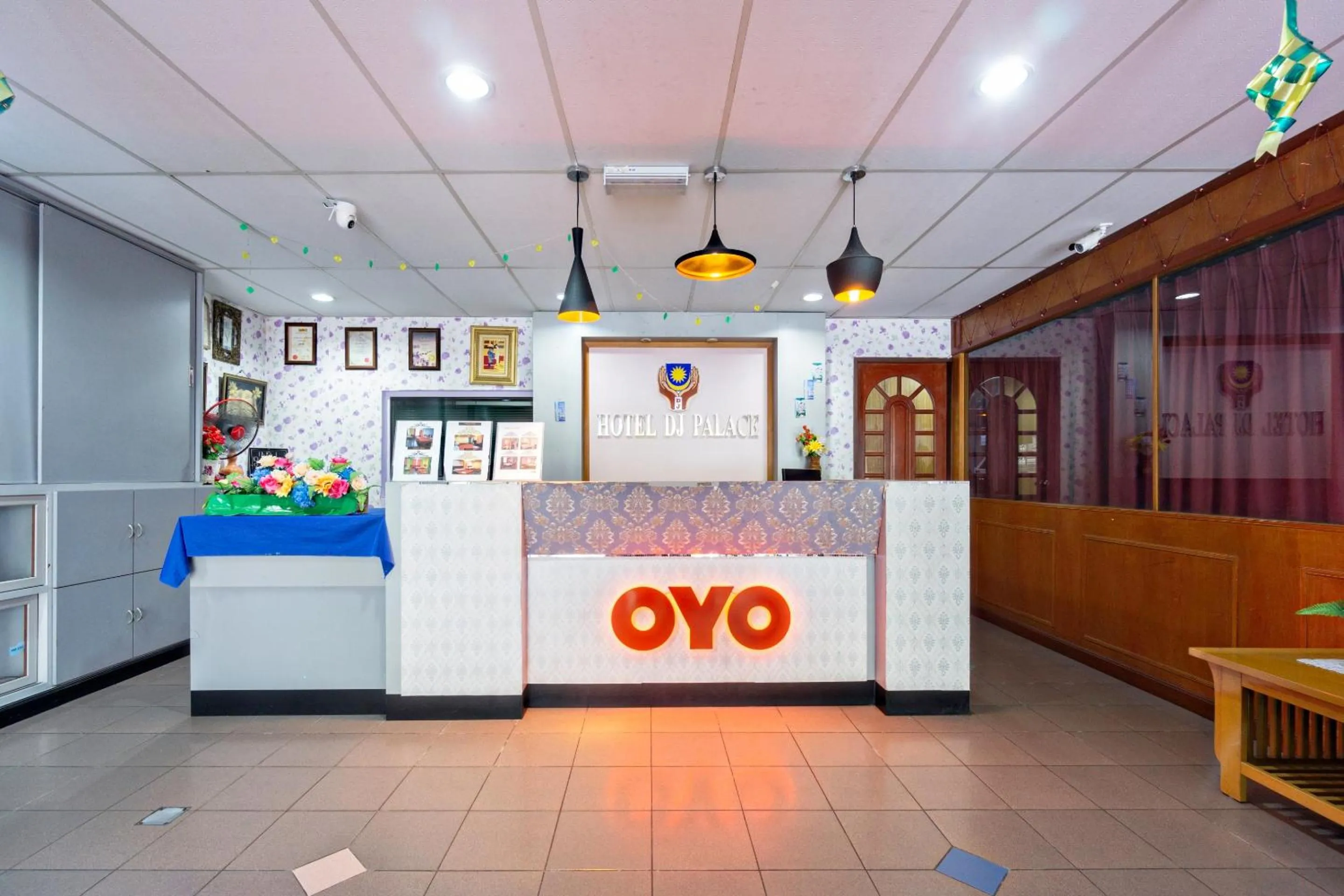 Lobby or reception in OYO 90929 DJ Hotel