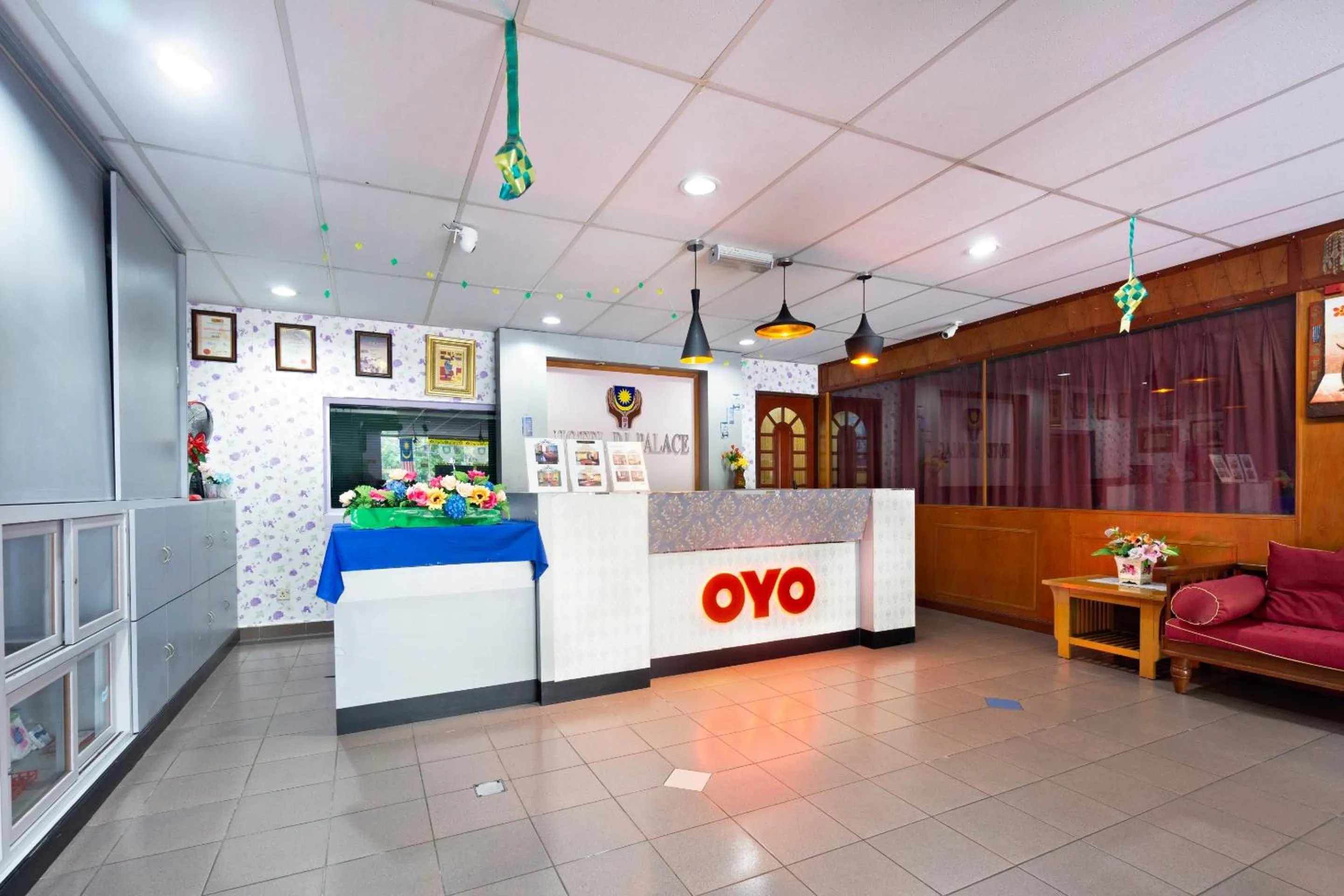 Lobby or reception in OYO 90929 DJ Hotel