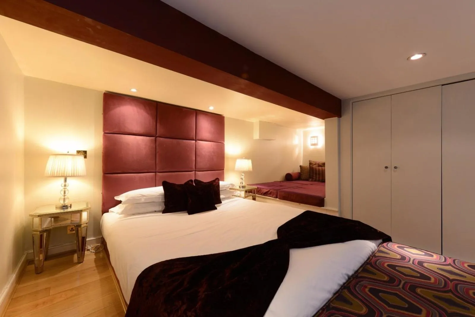 Bed in Twenty Nevern Square Hotel