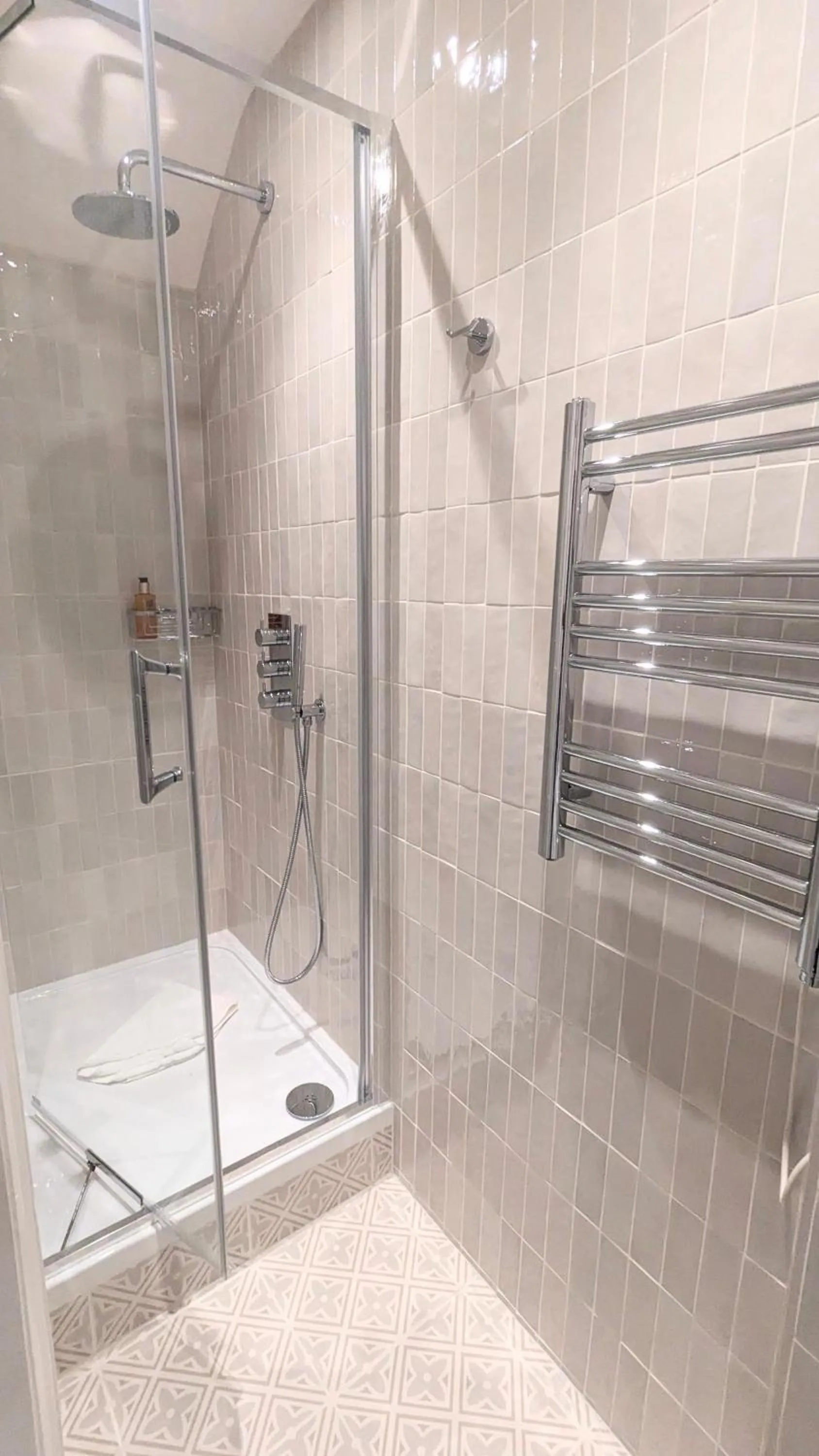 Bathroom in Twenty Nevern Square Hotel