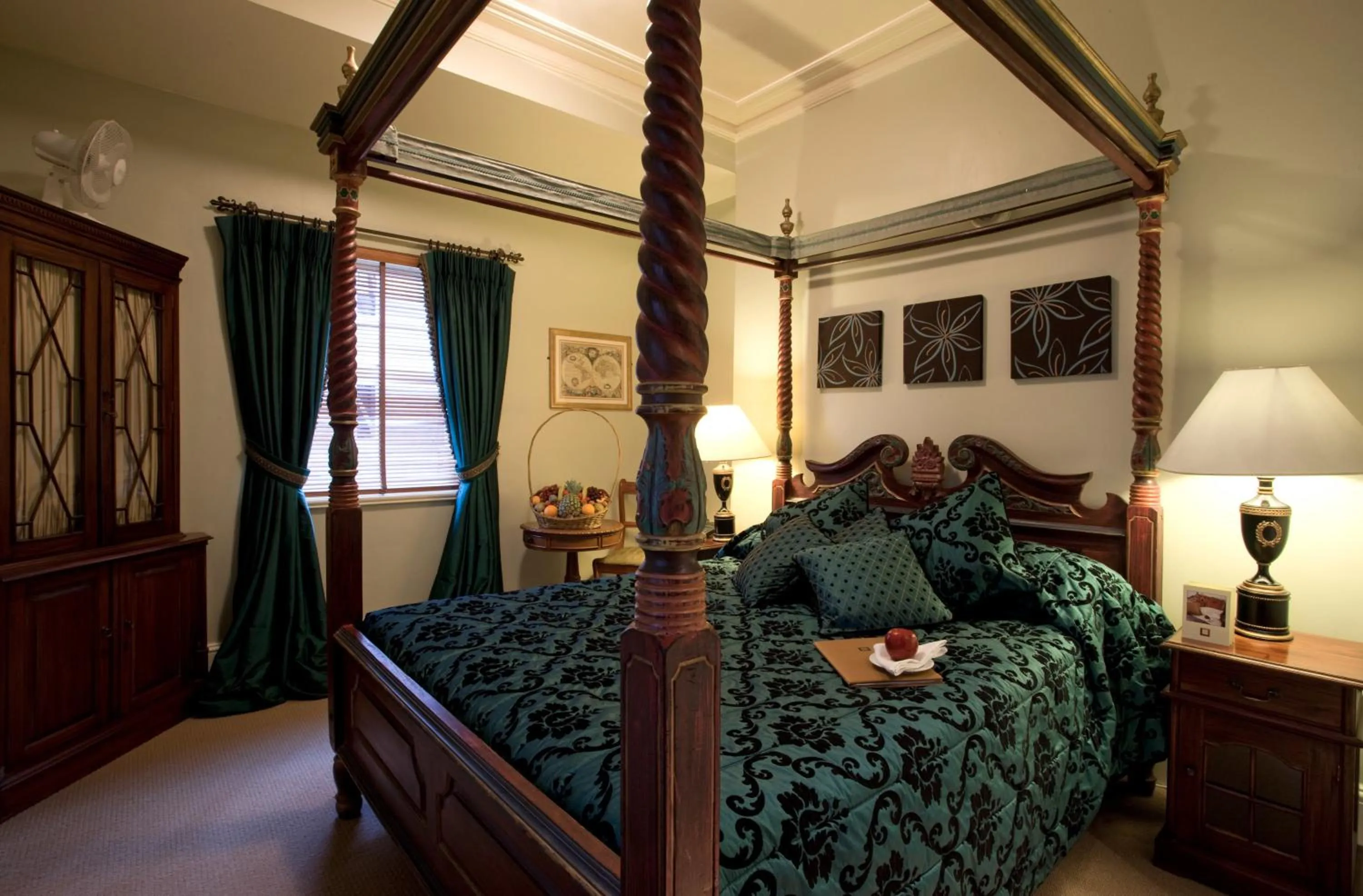 Bed in Twenty Nevern Square Hotel