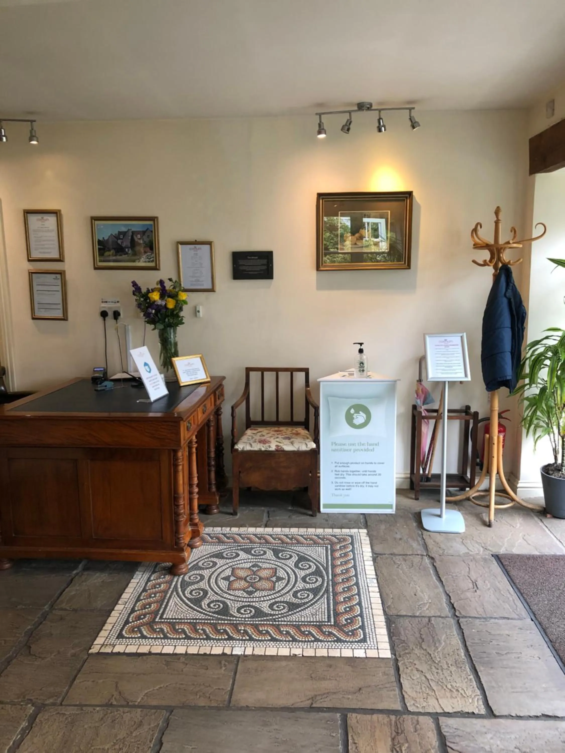 Corinium Hotel & Restaurant