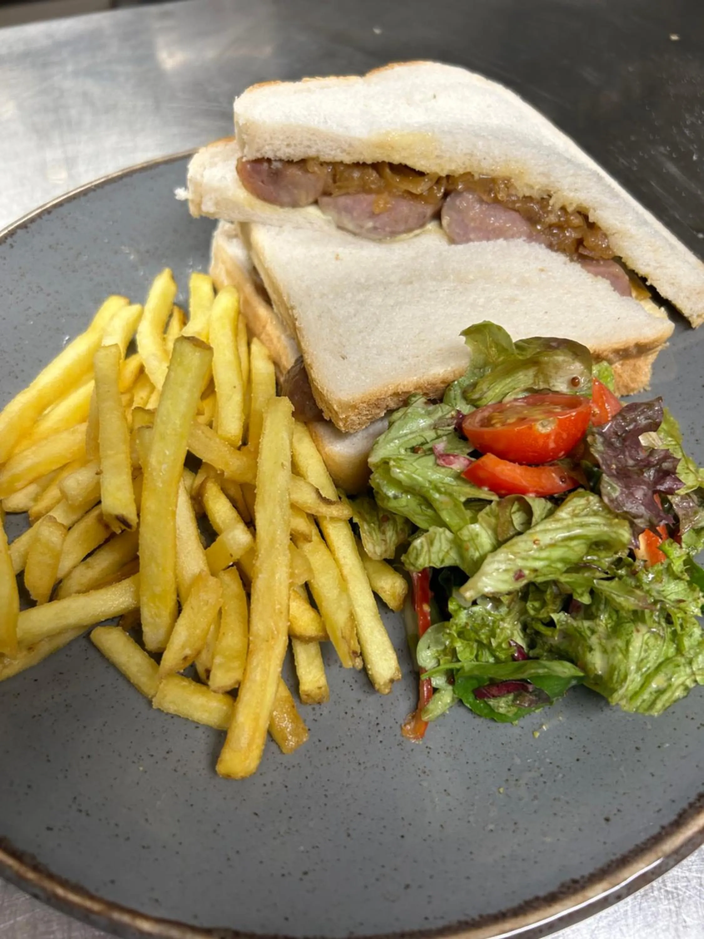 Corinium Hotel & Restaurant