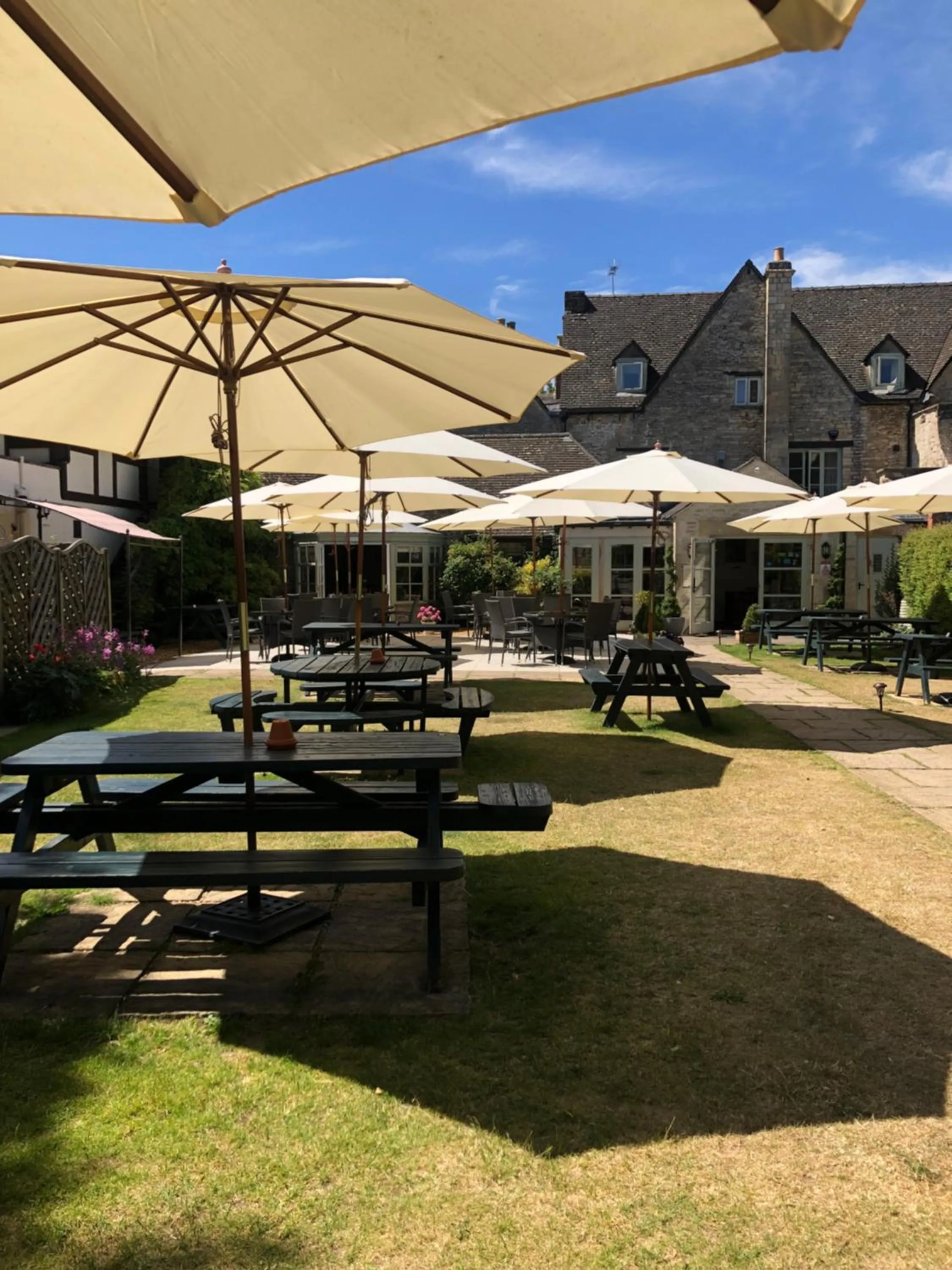 Corinium Hotel & Restaurant