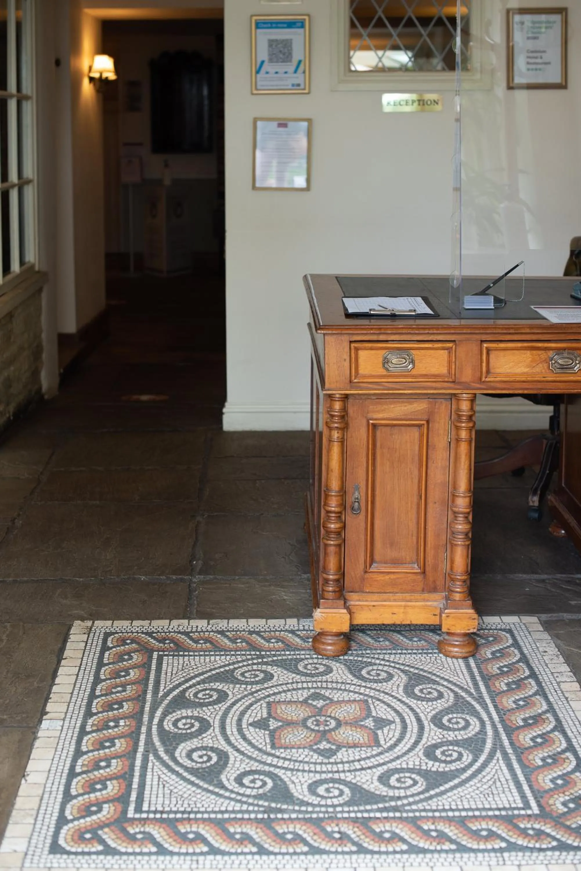 Corinium Hotel & Restaurant