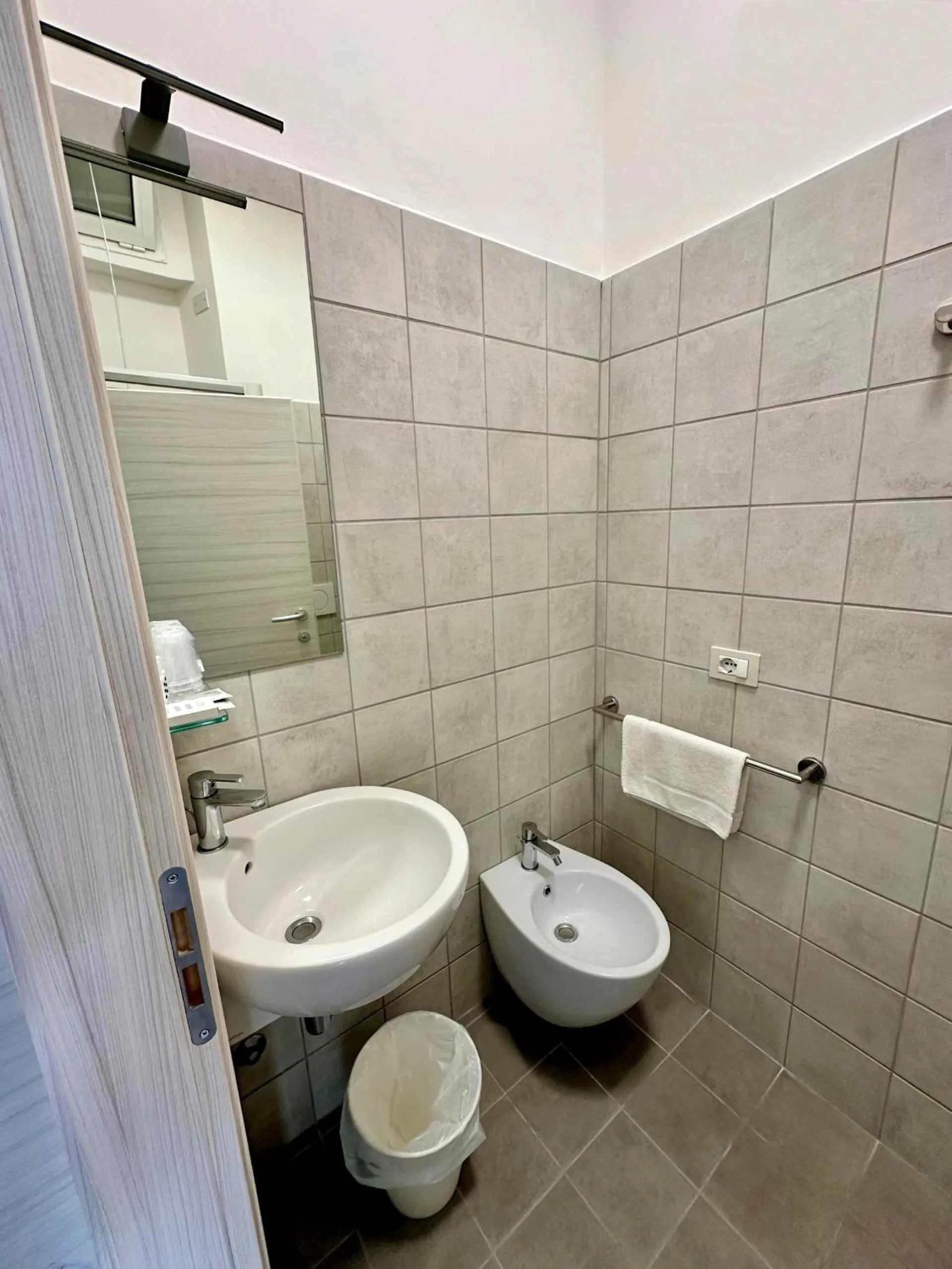 Shower in Hotel Napoleon