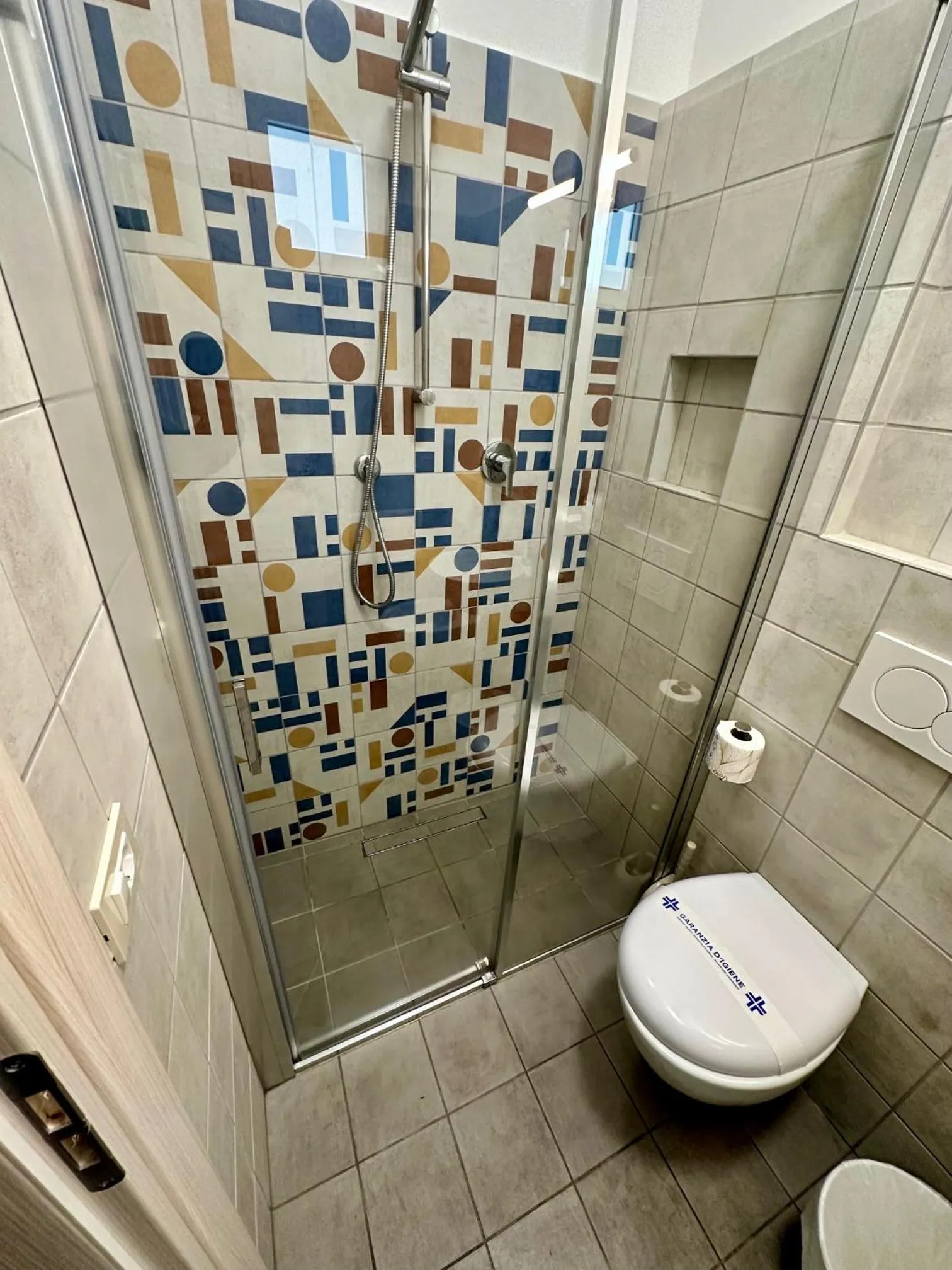 Shower in Hotel Napoleon