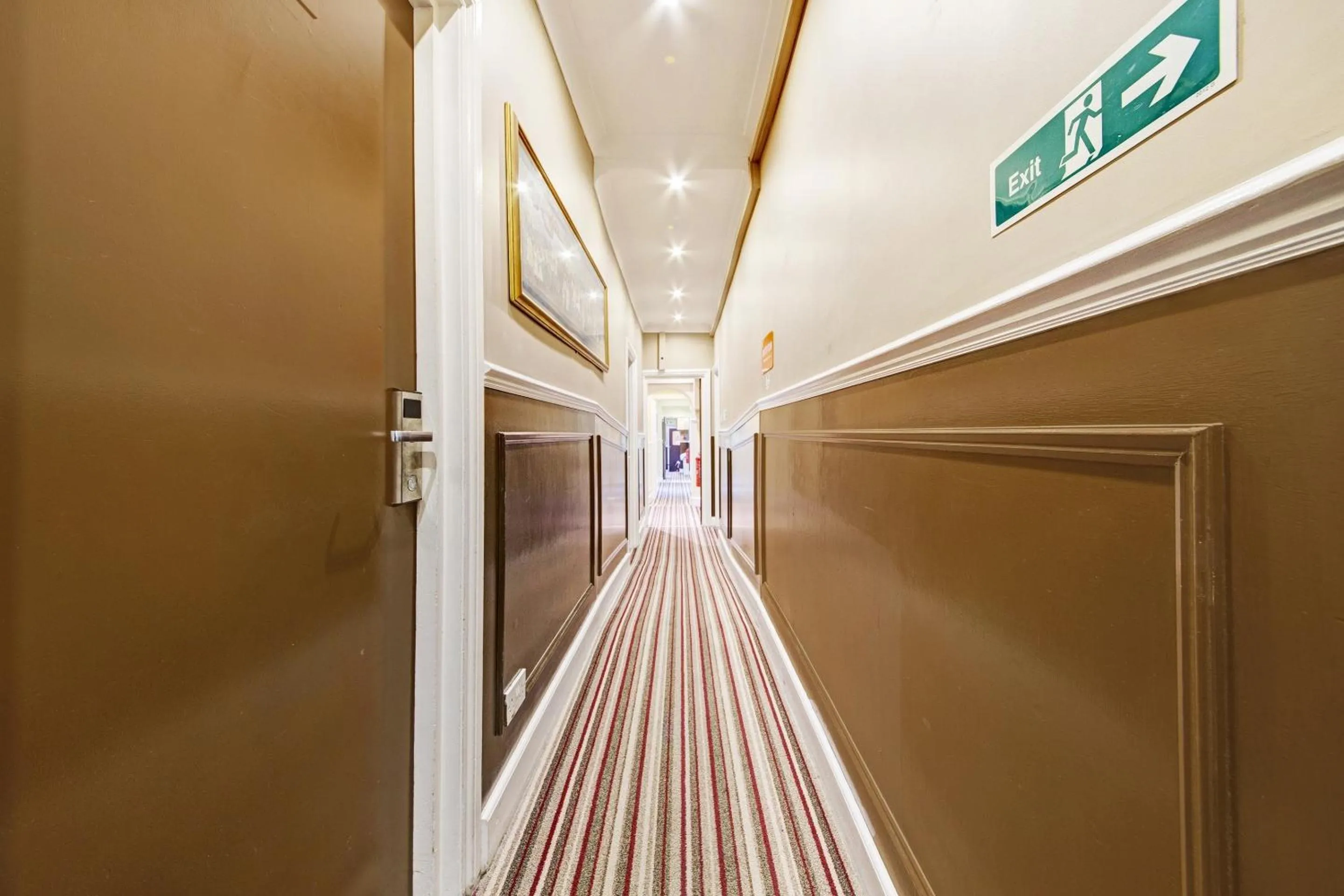 Lobby or reception in OYO Bostons Manor Hotel, Hanwell London