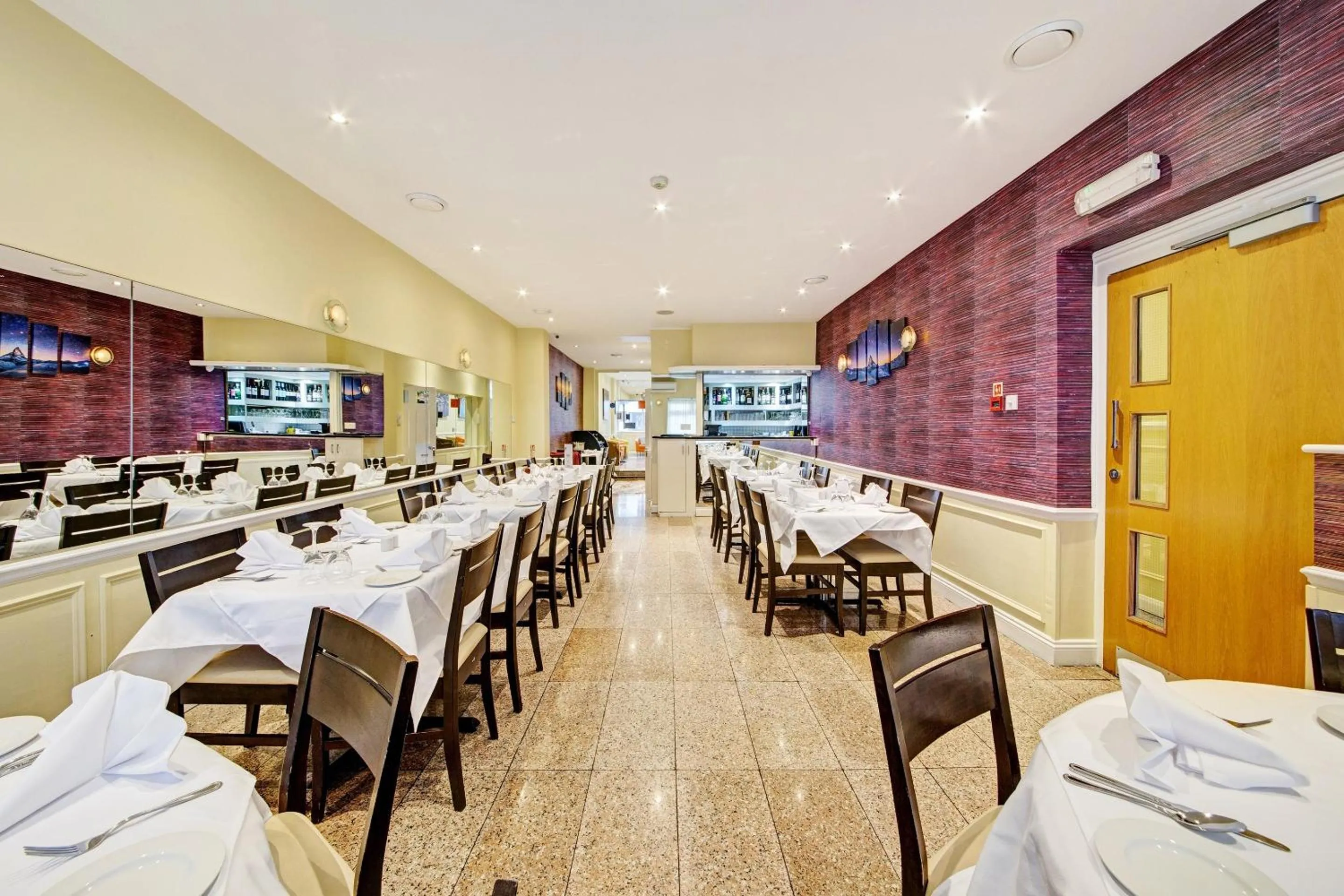 Restaurant/places to eat in OYO Bostons Manor Hotel, Hanwell London