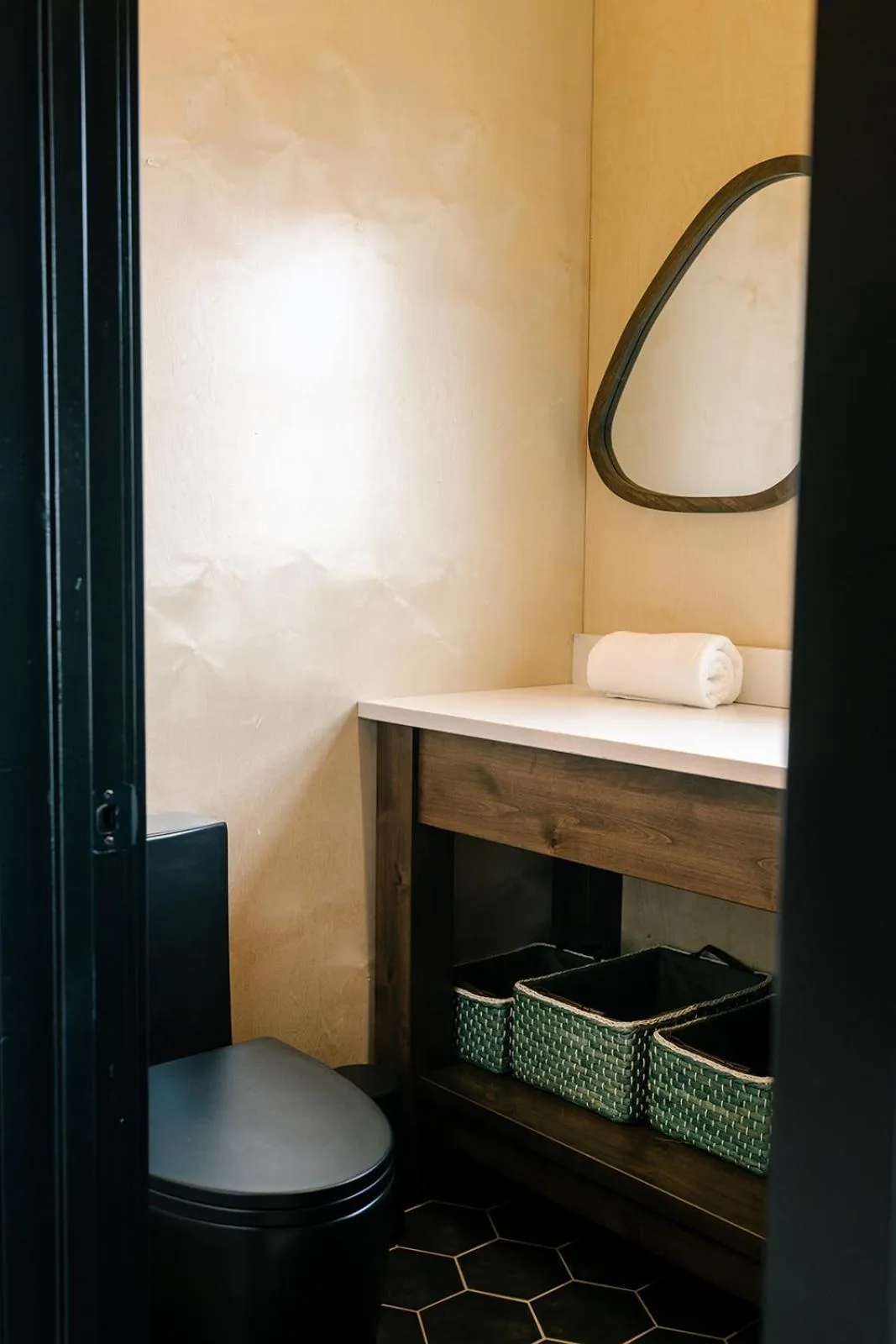 Yellowstone Peaks Hotel