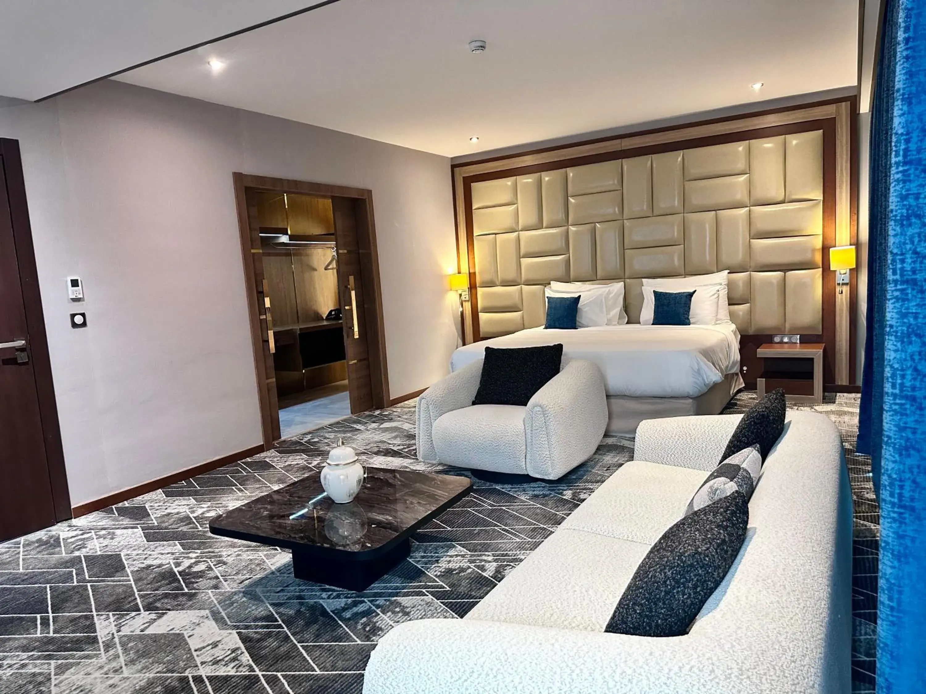 Presidential Suite in 2H Hotel Presidential Suite in 2H Hotel