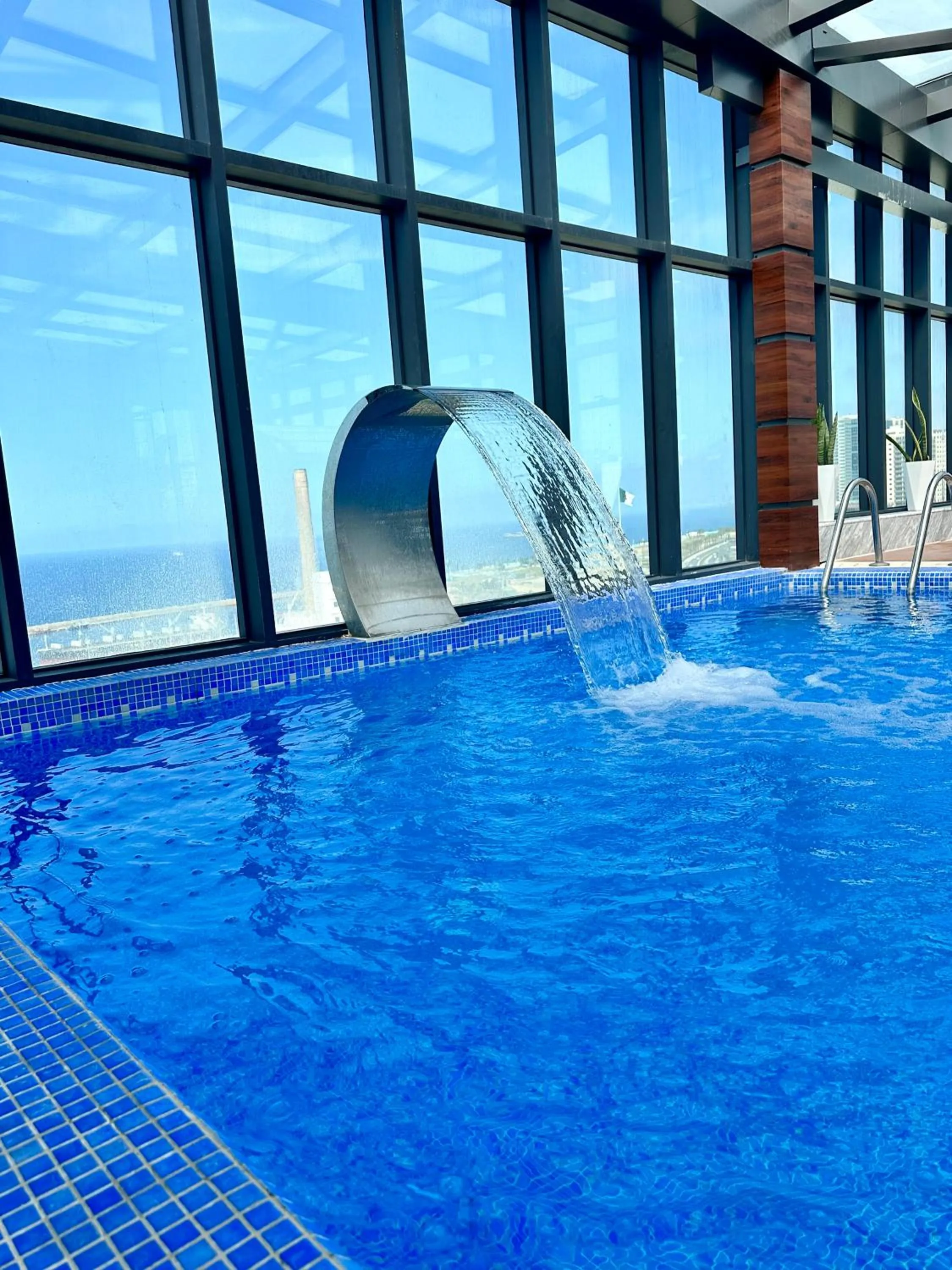 Pool view in 2H Hotel