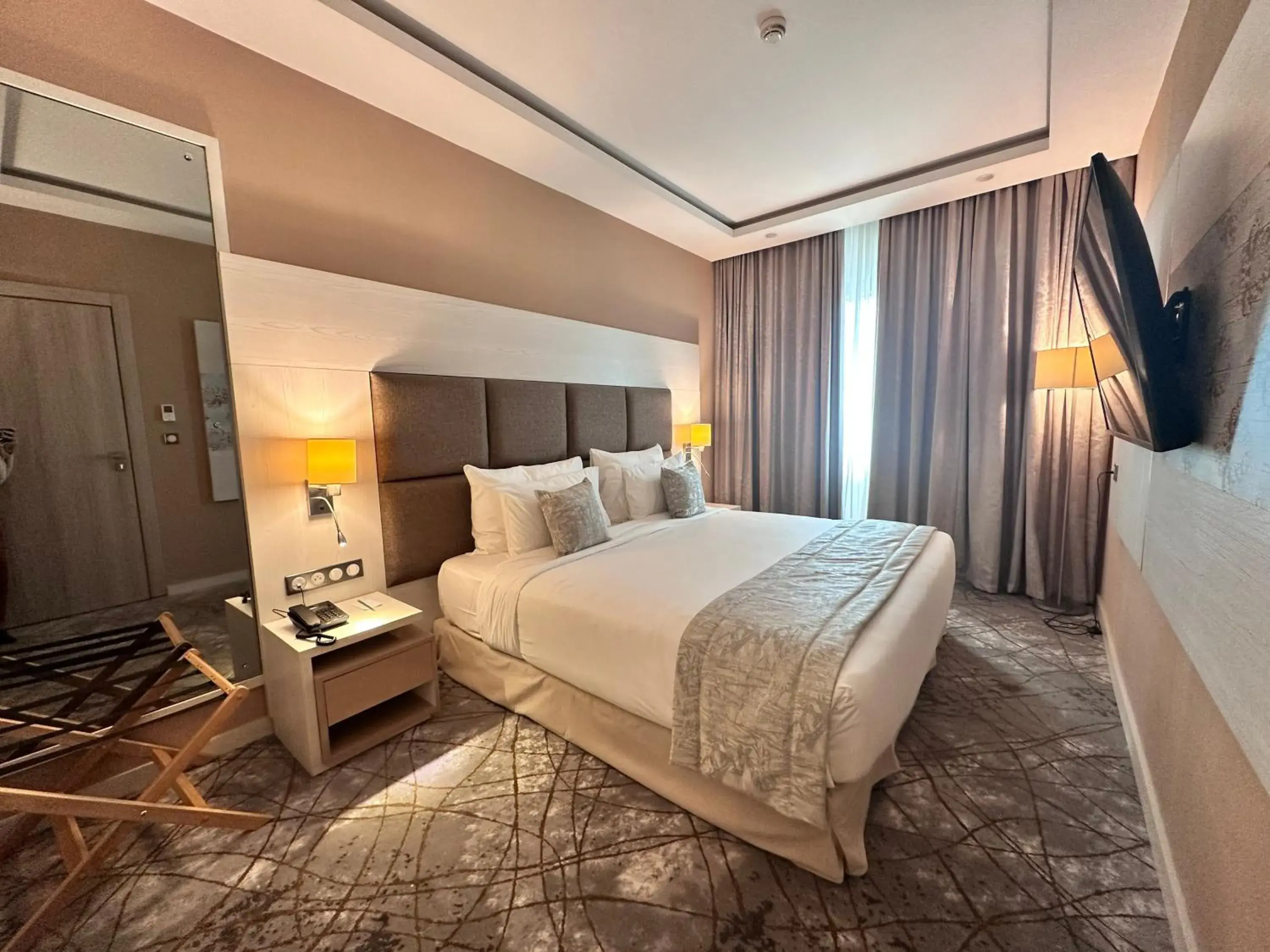 Deluxe Family Suite in 2H Hotel Deluxe Family Suite in 2H Hotel