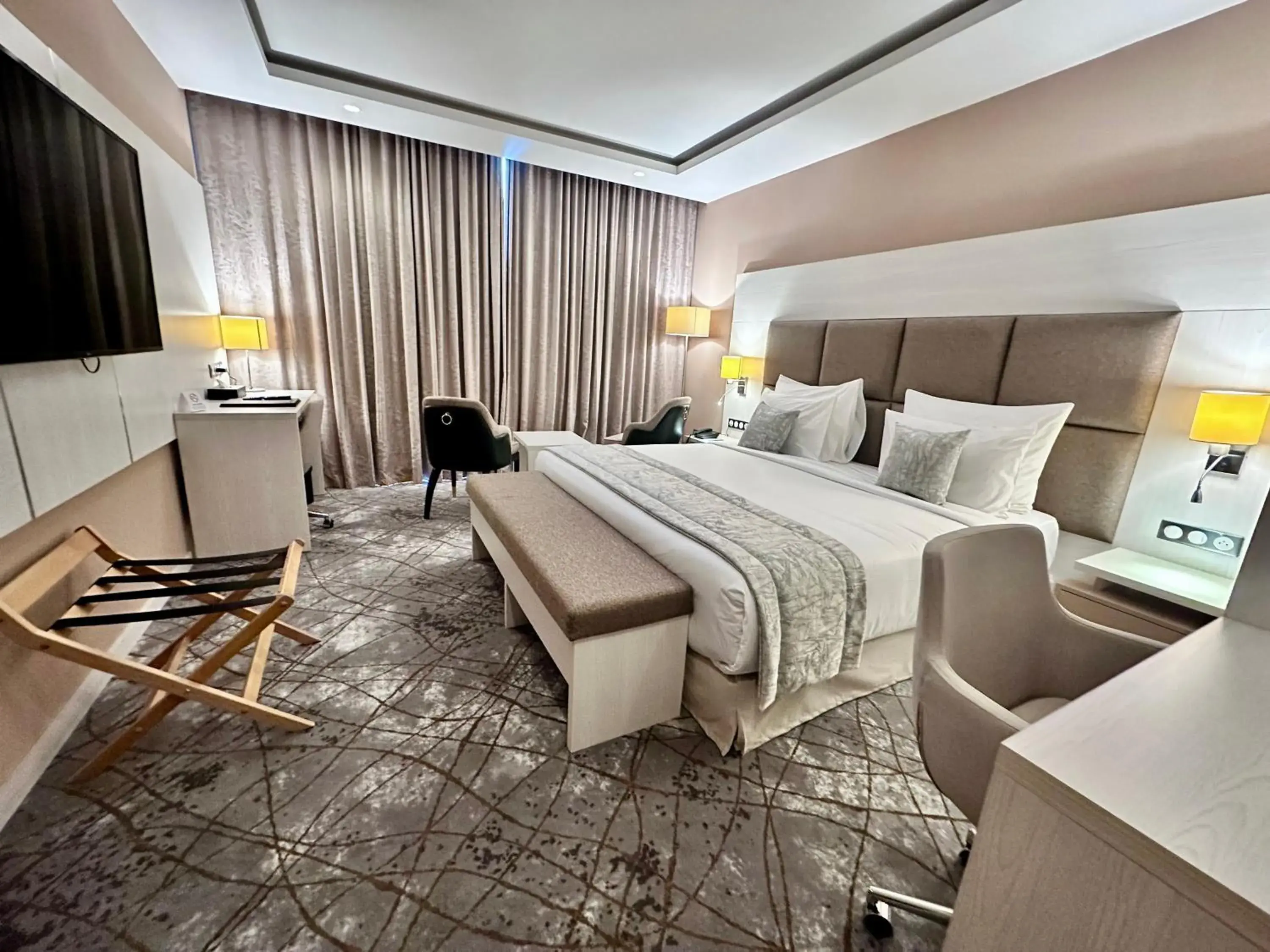 Deluxe Junior Suite in 2H Hotel Deluxe Junior Suite in 2H Hotel