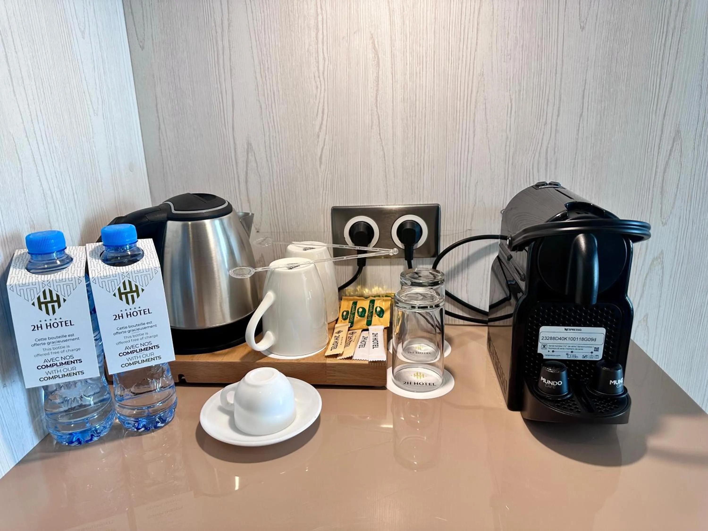 Coffee/tea facilities in 2H Hotel