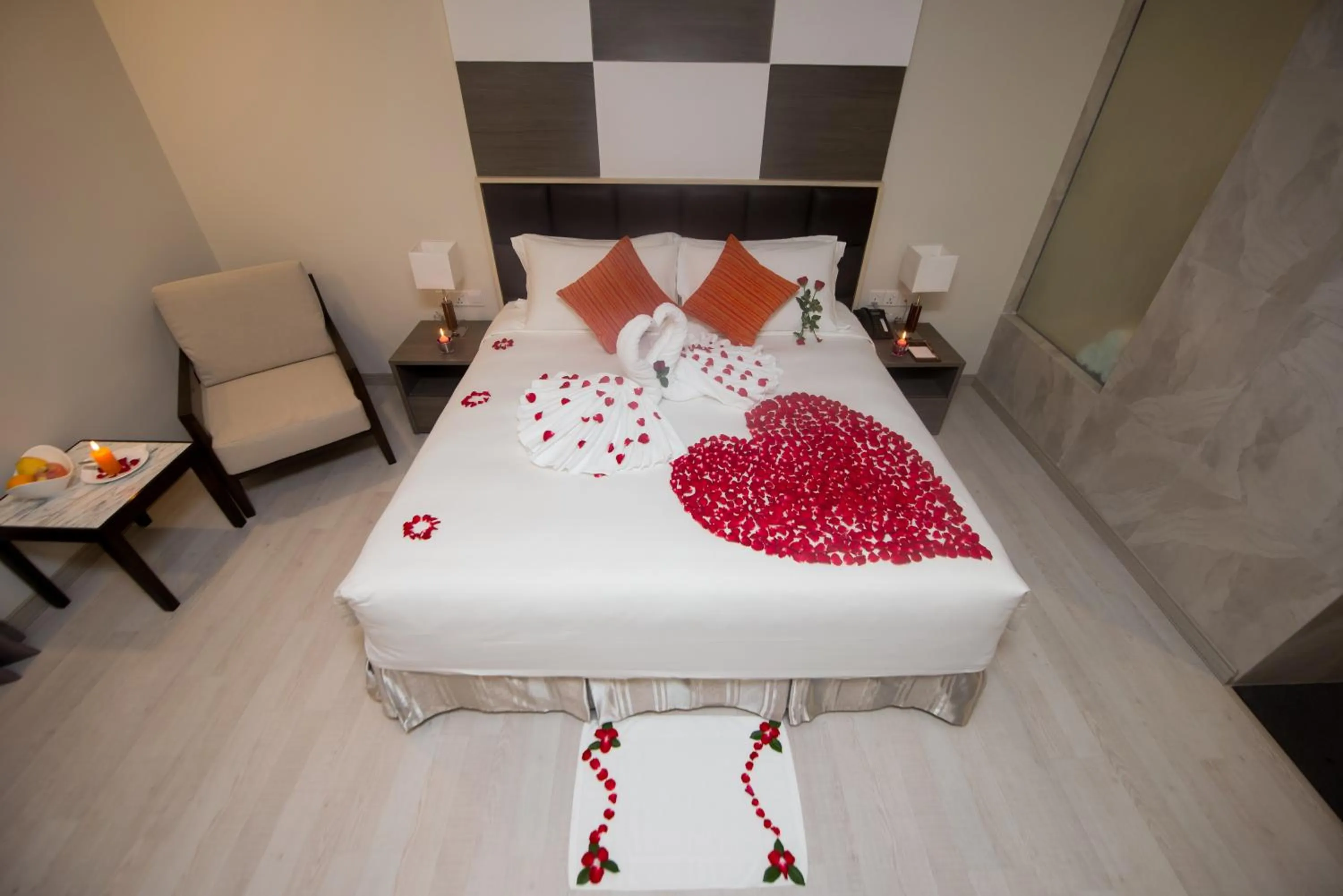 Bedroom, Bed in Hotel Parami