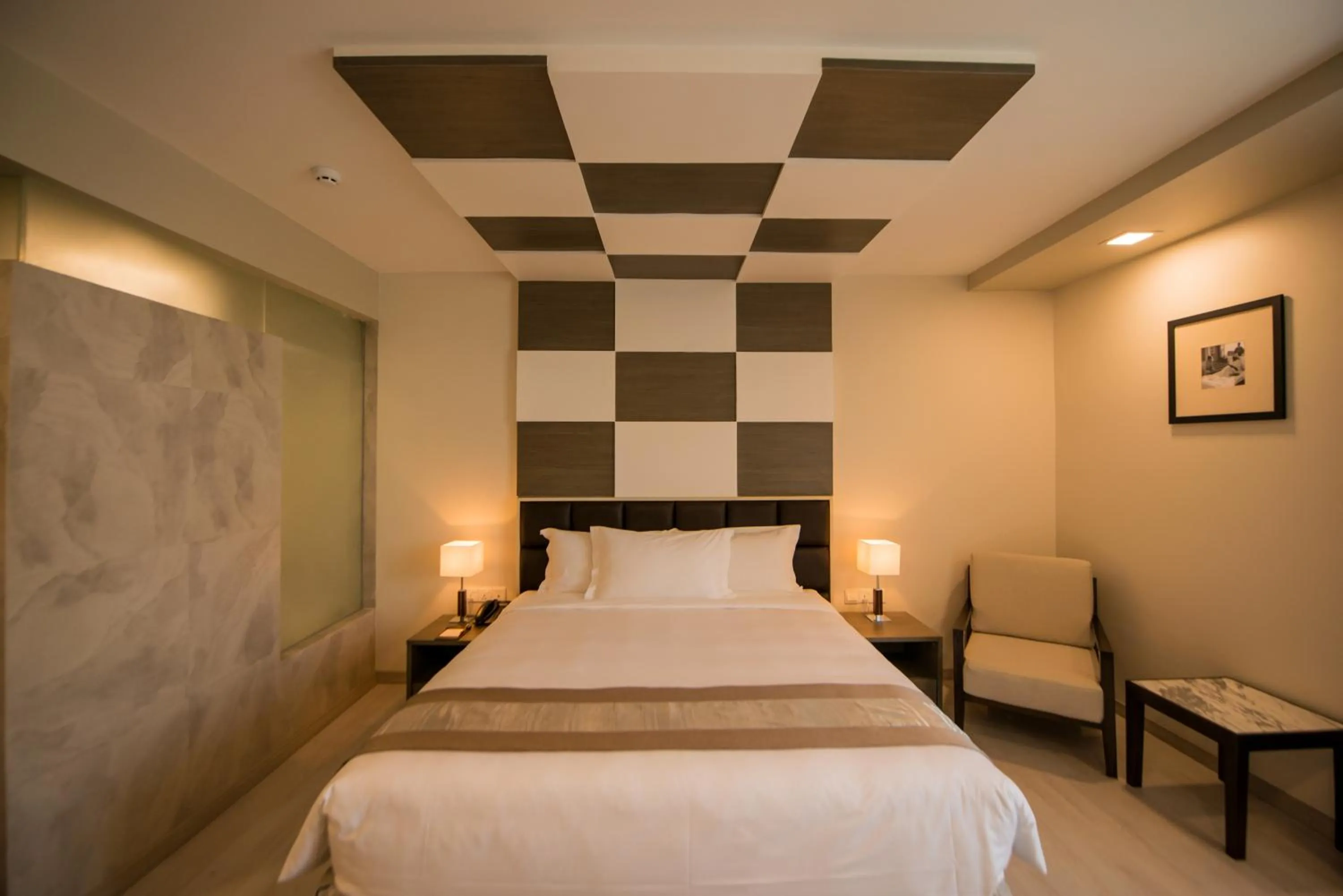 Bedroom, Bed in Hotel Parami