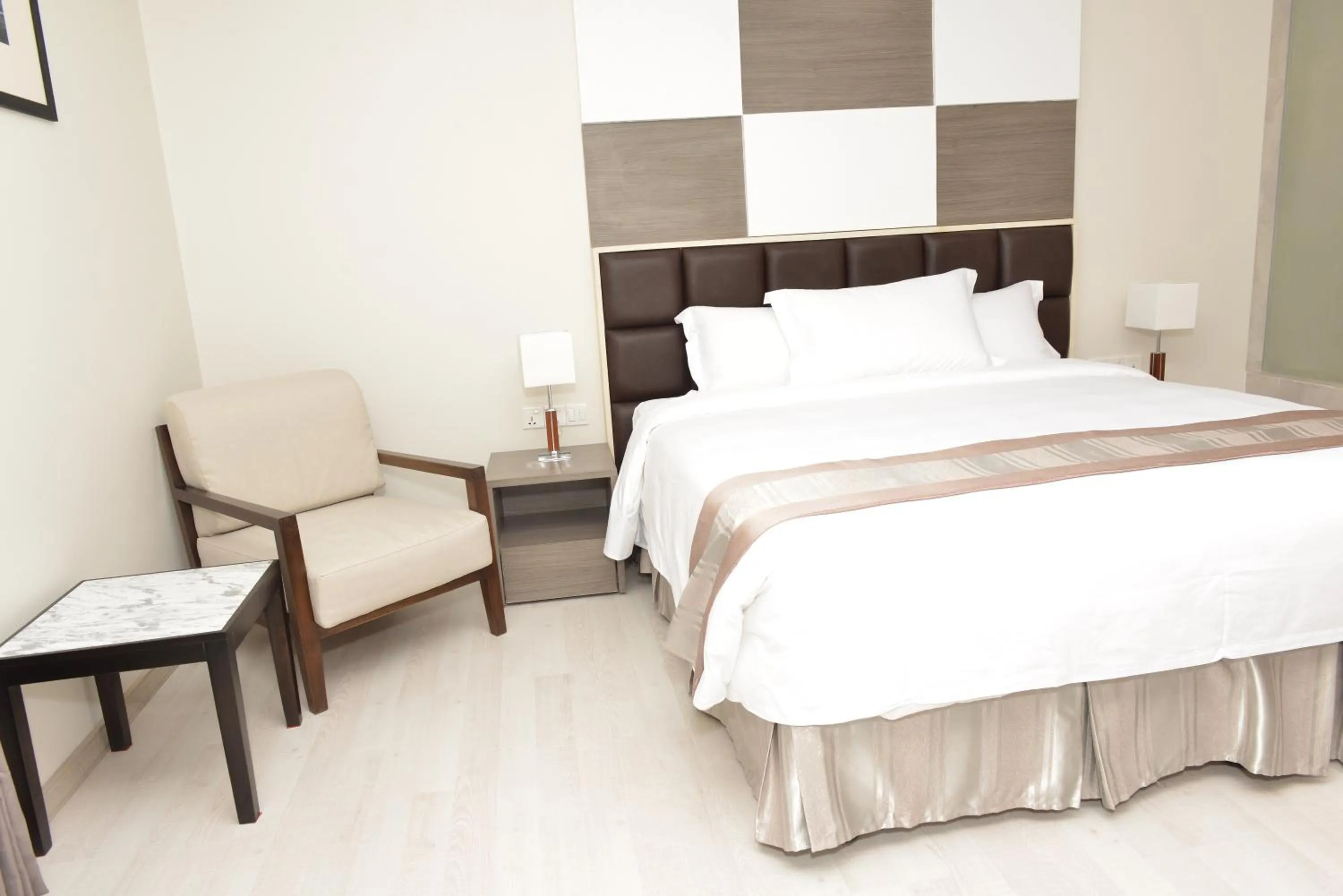 Bedroom, Bed in Hotel Parami