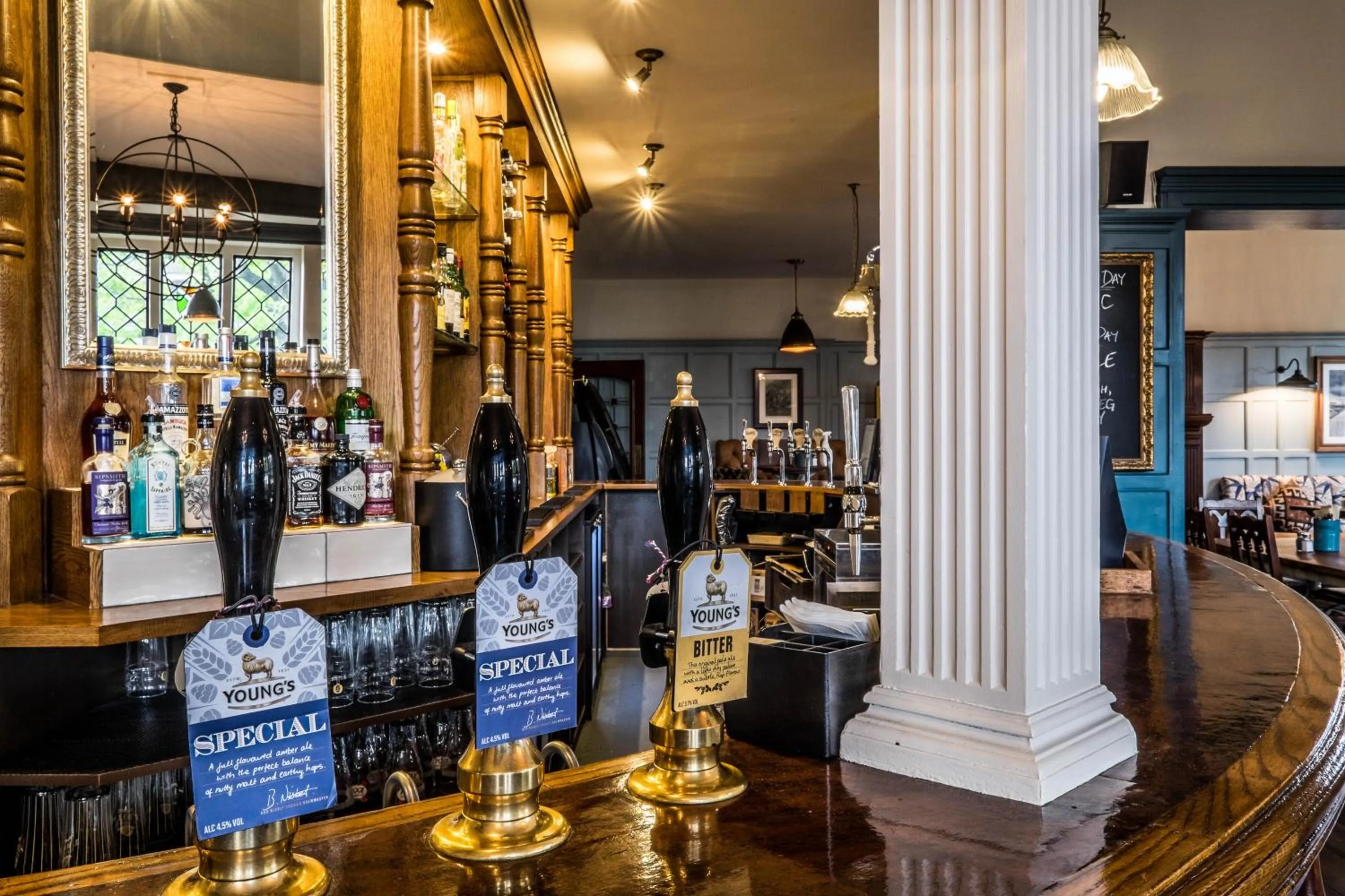 Lounge or bar in Bridge Hotel