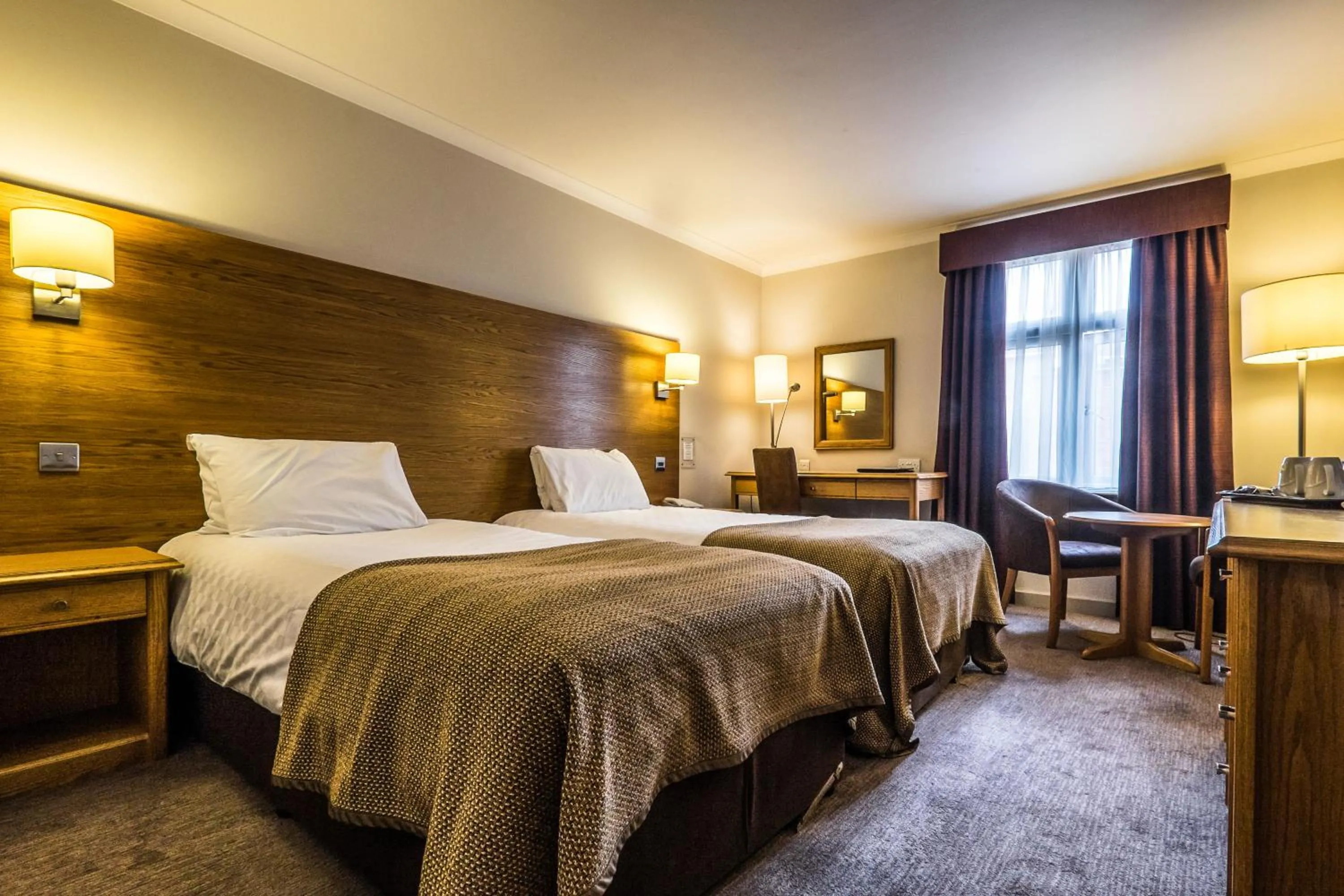 Day, Bed in Bridge Hotel