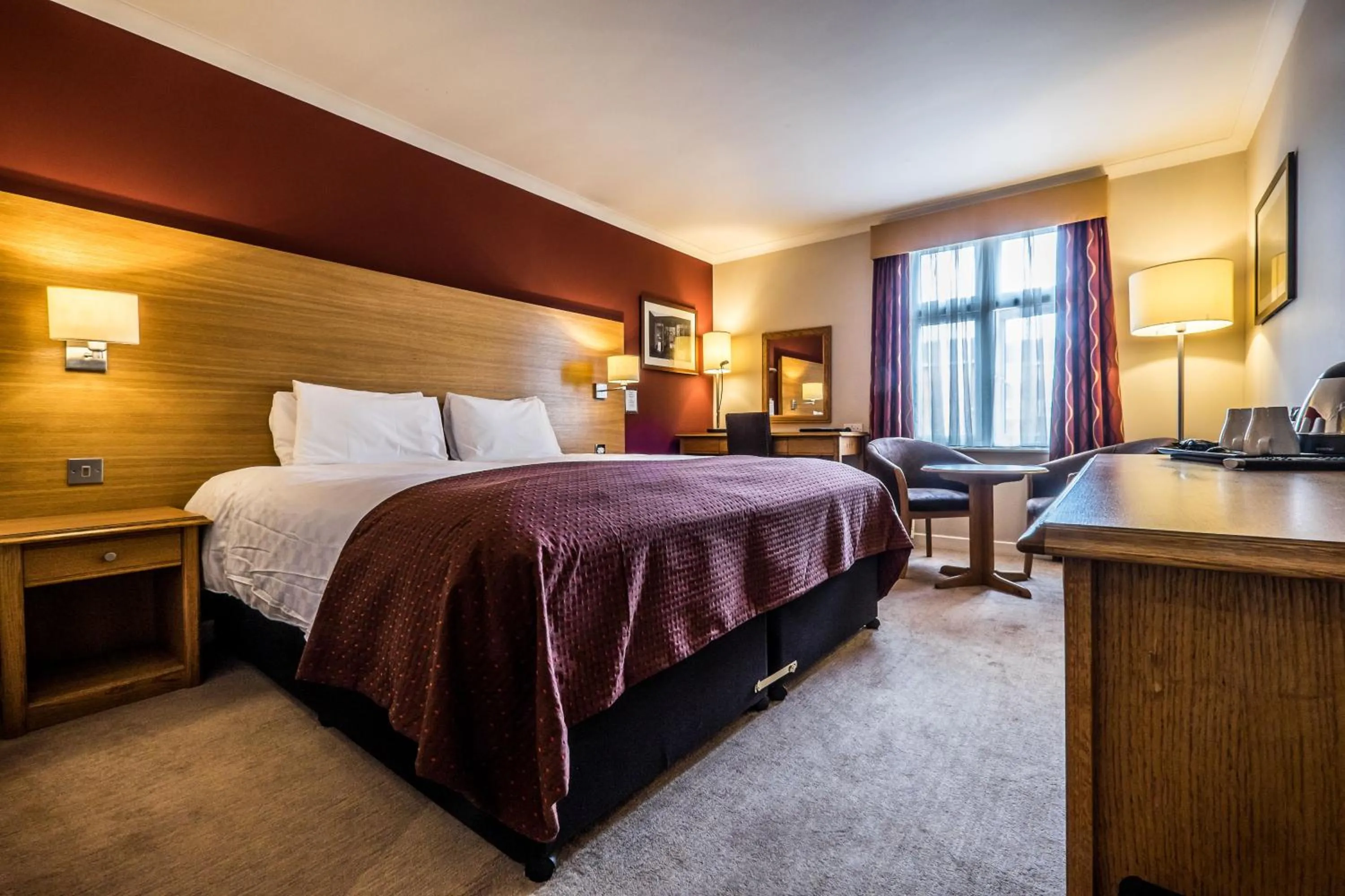 Day, Bed in Bridge Hotel