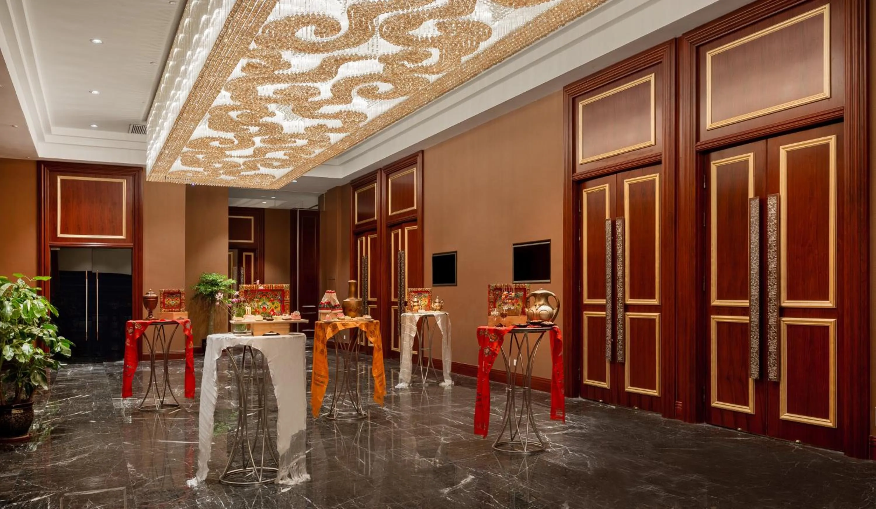 Meeting/conference room in InterContinental Lhasa Paradise by IHG