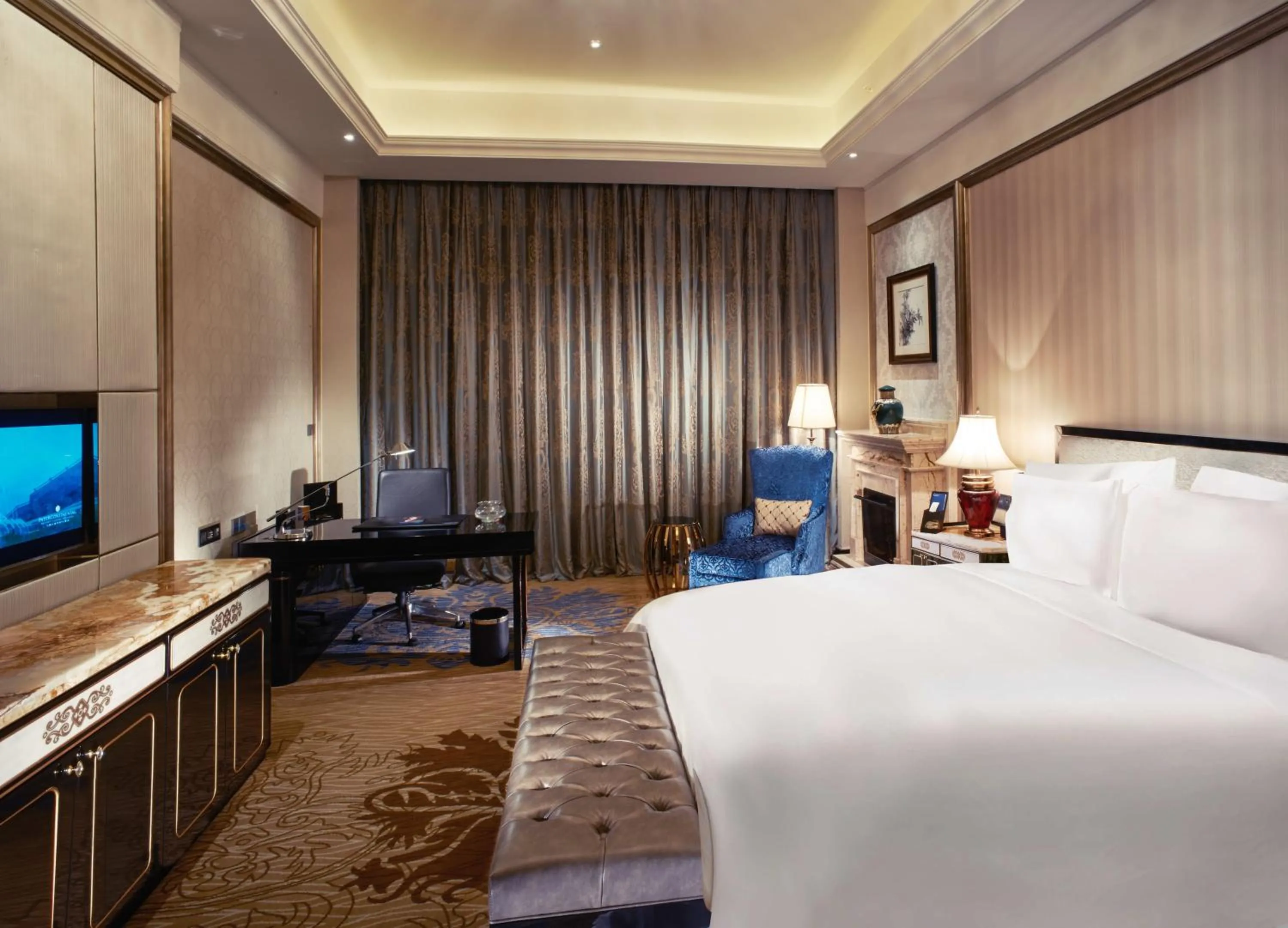 Photo of the whole room, Bed in InterContinental Lhasa Paradise by IHG