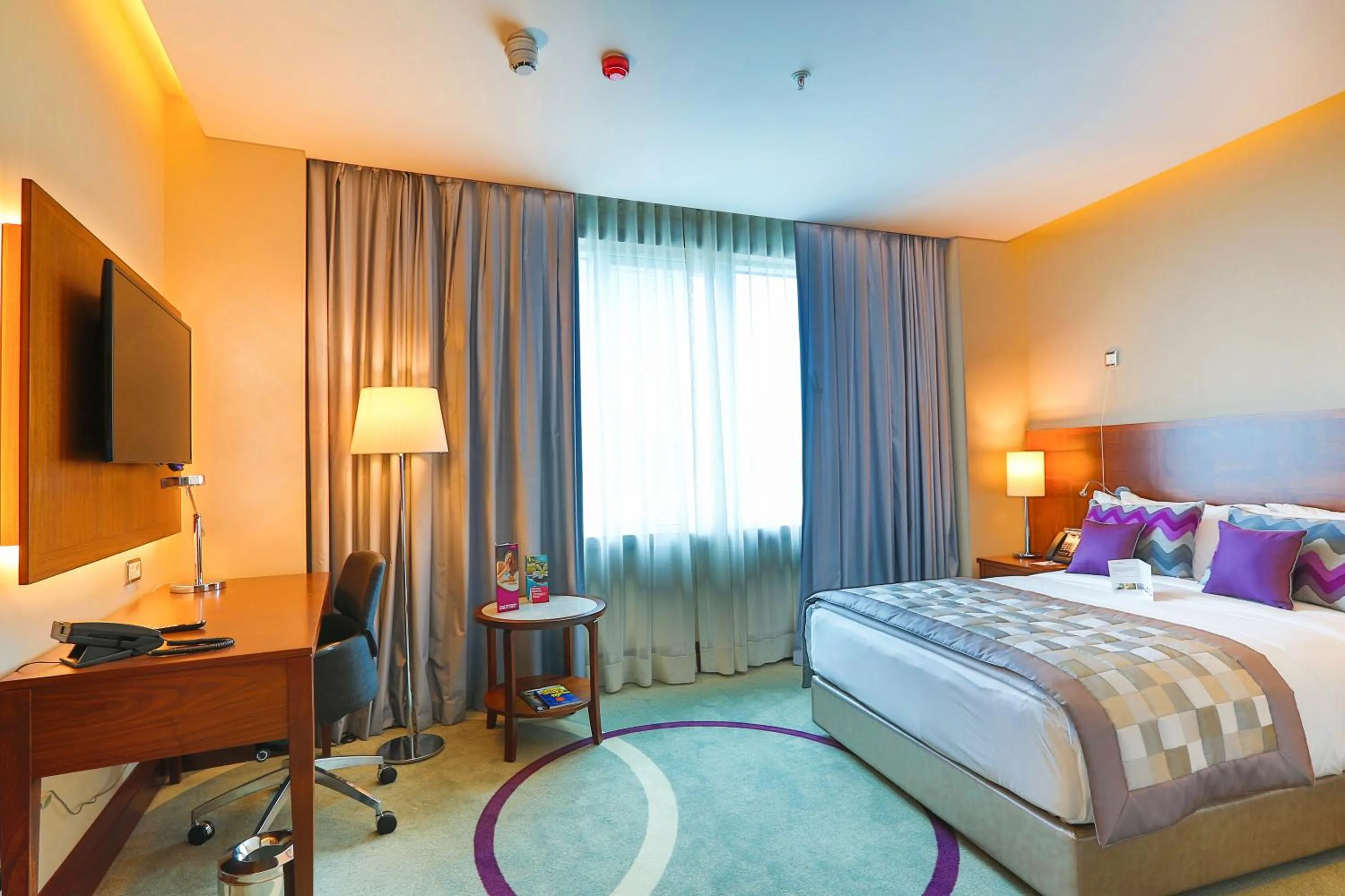 Photo of the whole room, Bed in Crowne Plaza Istanbul Oryapark by IHG