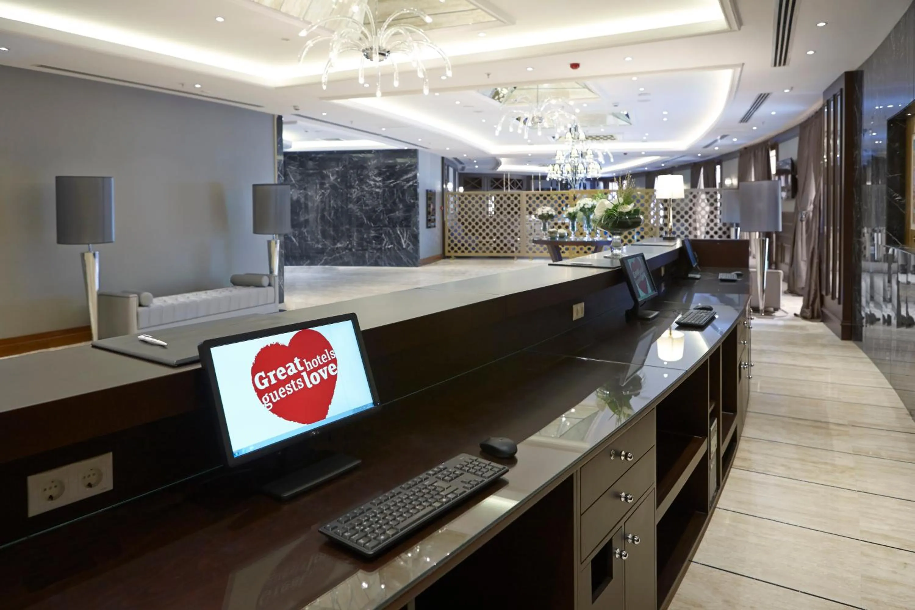 Restaurant/places to eat in Crowne Plaza Istanbul Oryapark by IHG