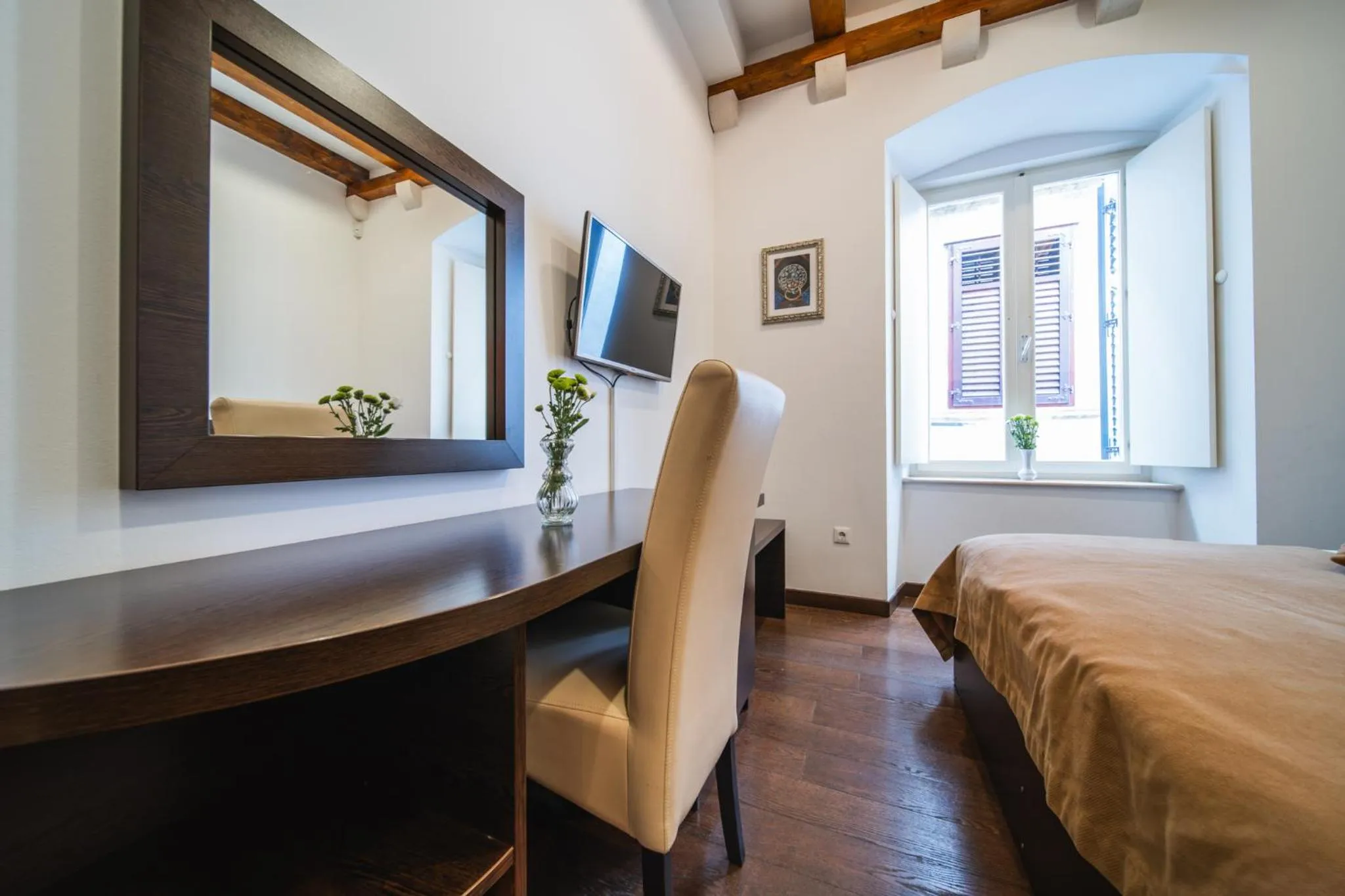 Bed in Celenga Apartments with free offsite parking