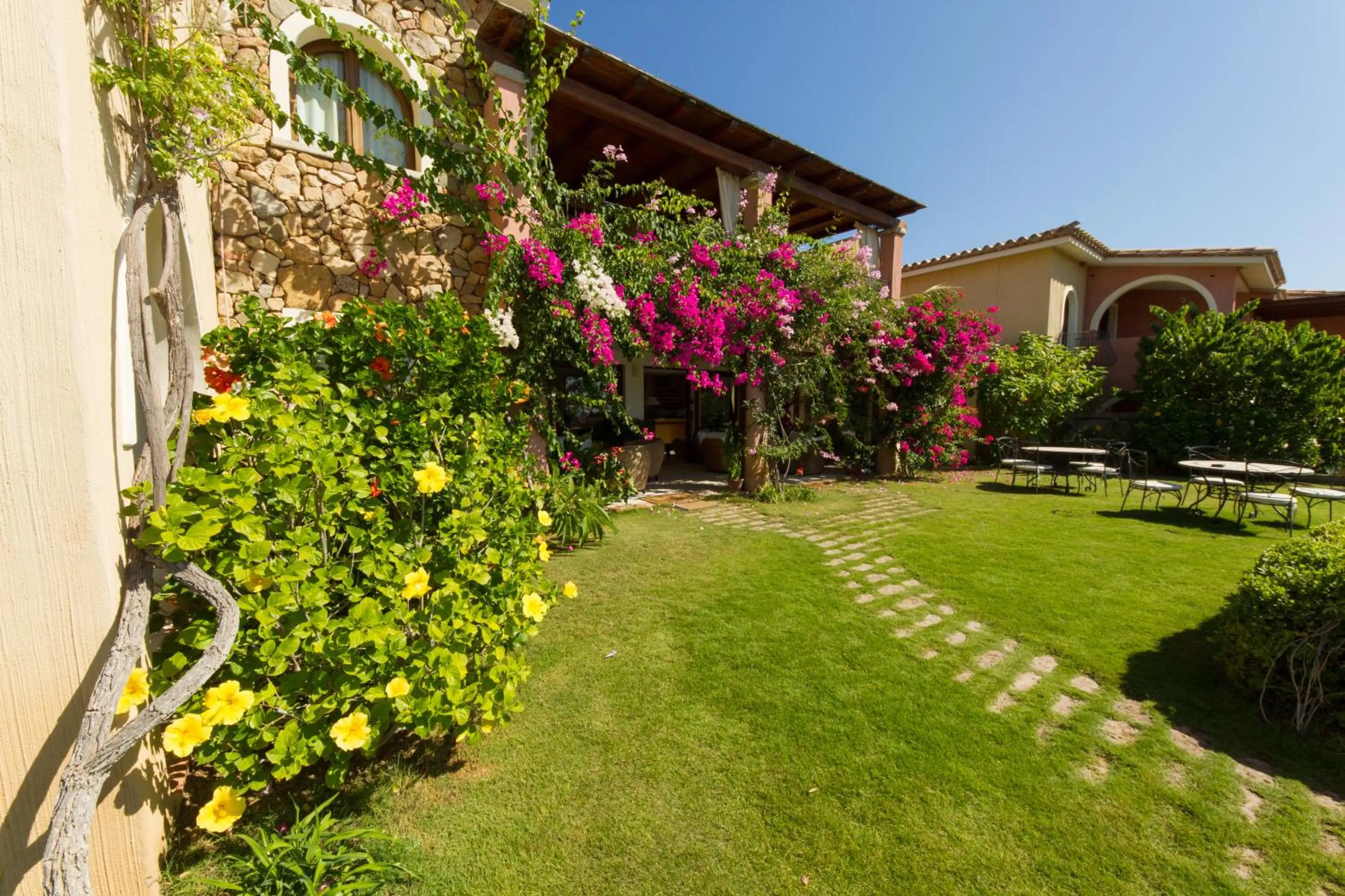 Day in Hotel Mariposas