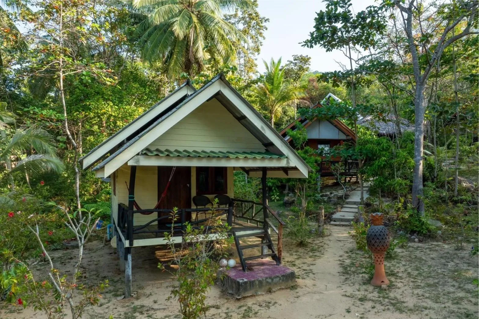 Property building in Koh Pu Sea View Beach Resort