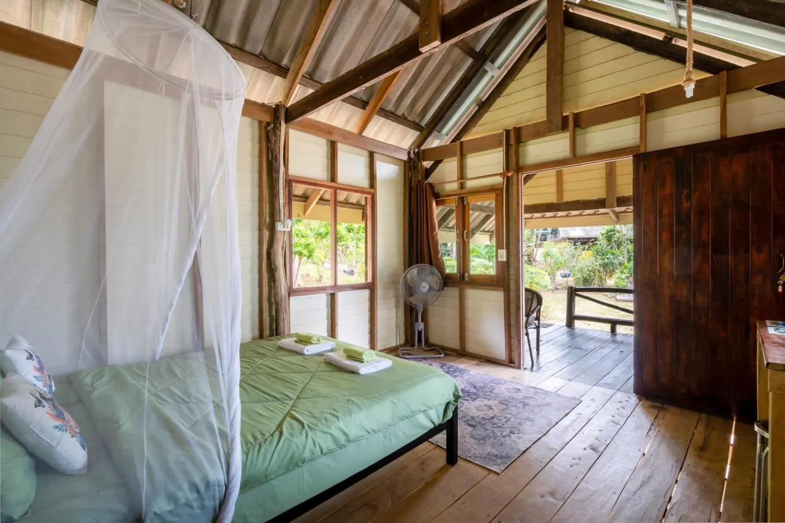 Bed in Koh Pu Sea View Beach Resort