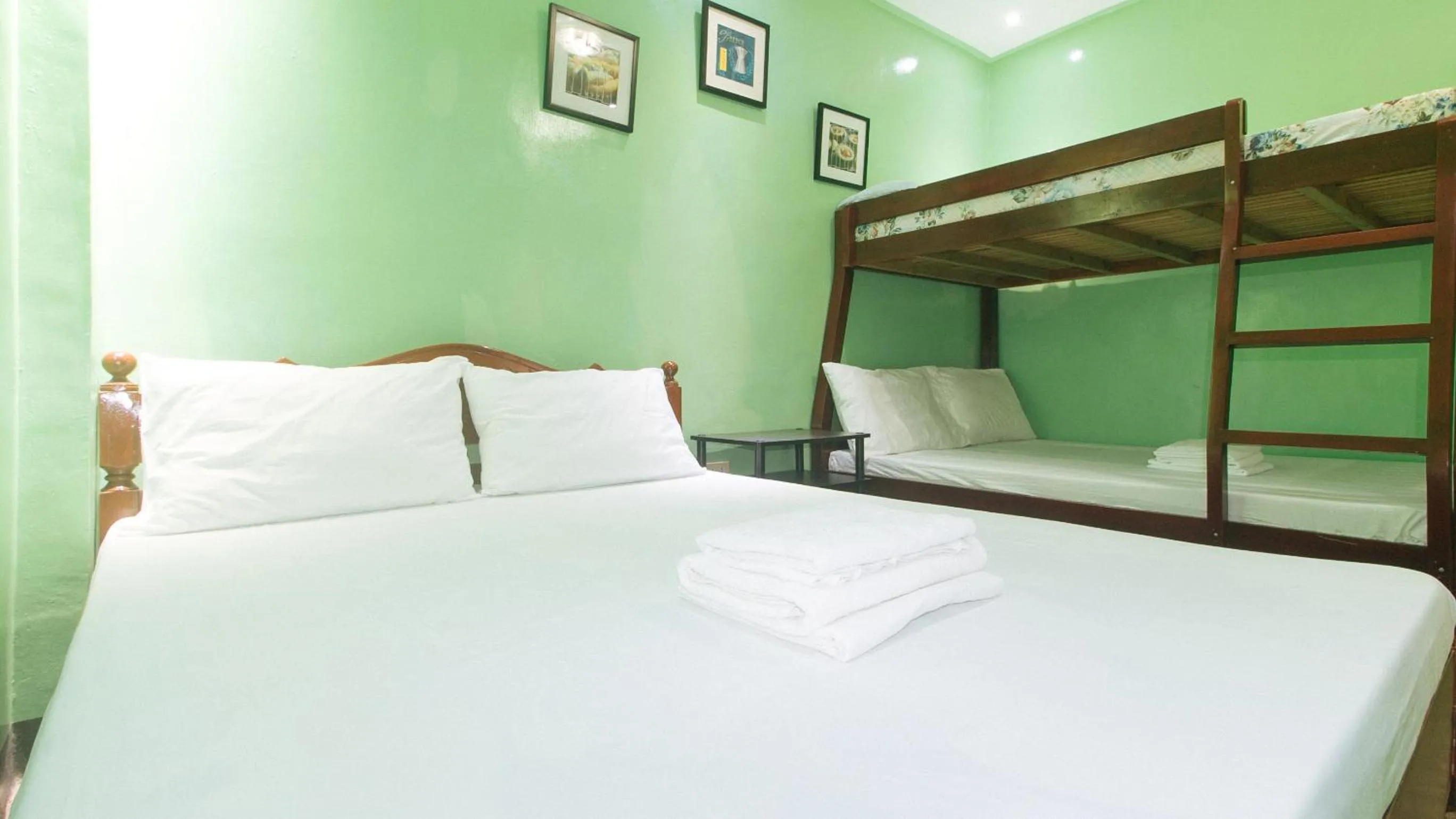 Bed in Zids Island Emprise Beach House