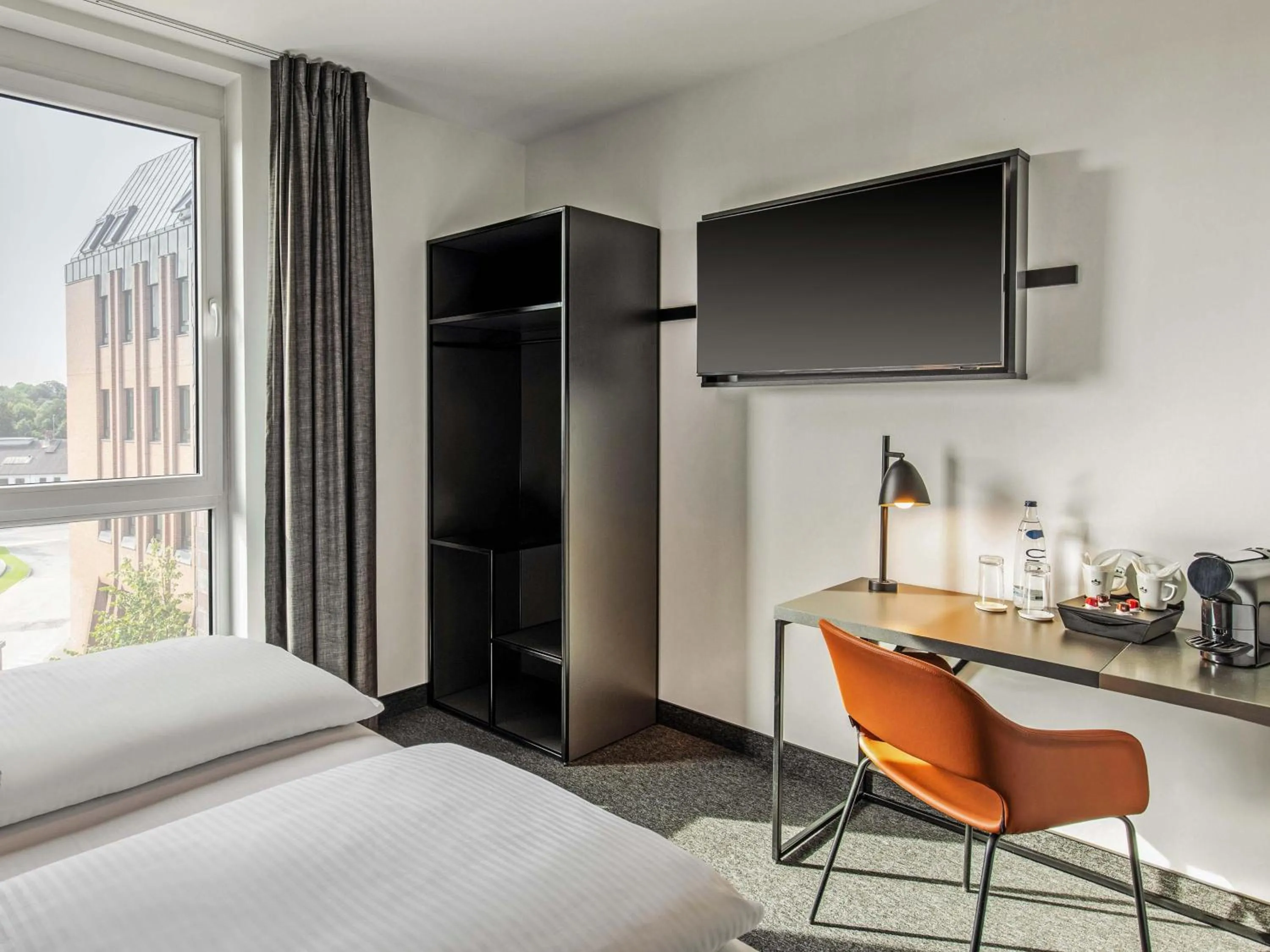 Photo of the whole room, Bed in B&B Hotel Lübeck-Hbf