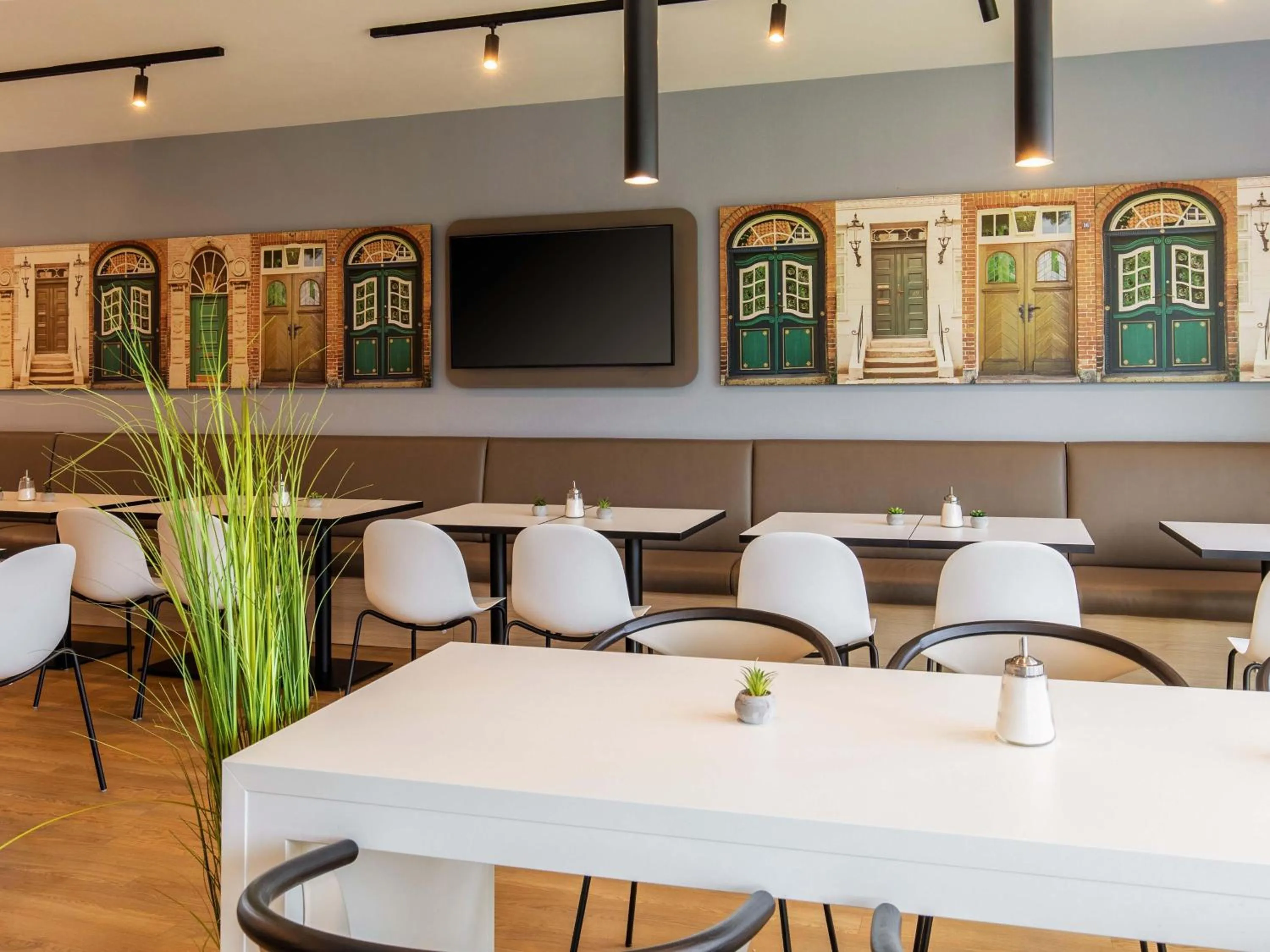 Lobby or reception in B&B Hotel Lübeck-Hbf