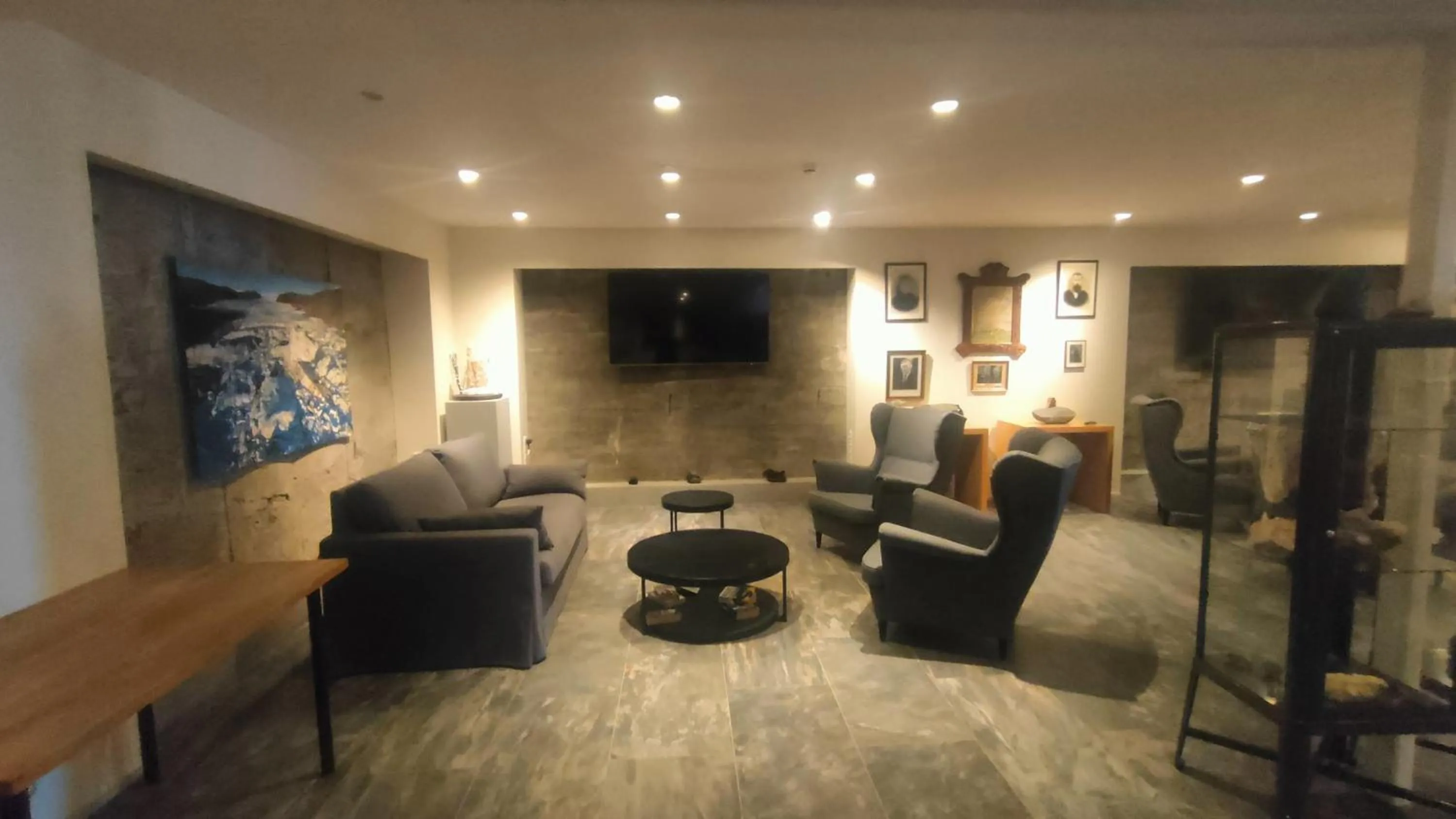Communal lounge/ TV room in Glacier World - Hoffell Guesthouse