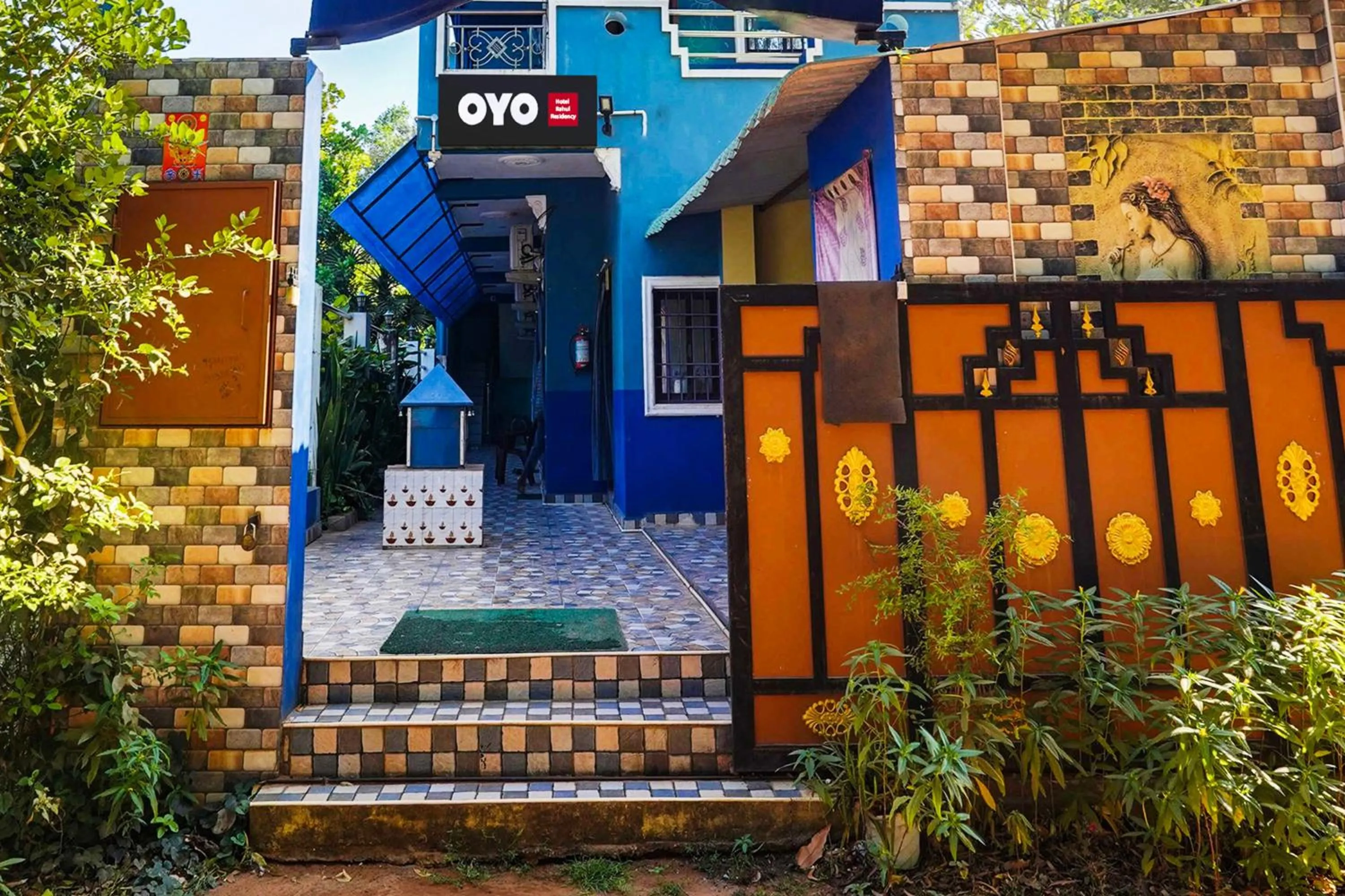Facade/entrance in Hotel O Raghul Residency