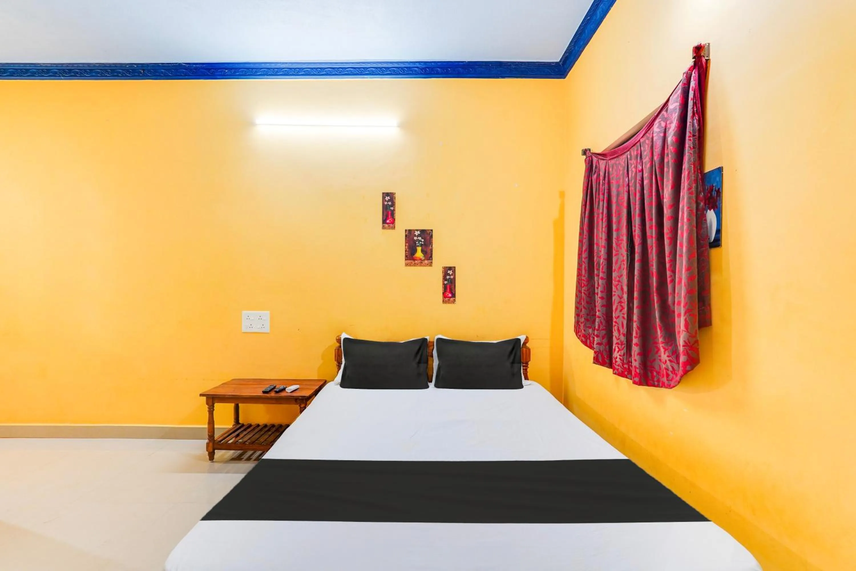 Bedroom, Bed in Hotel O Raghul Residency