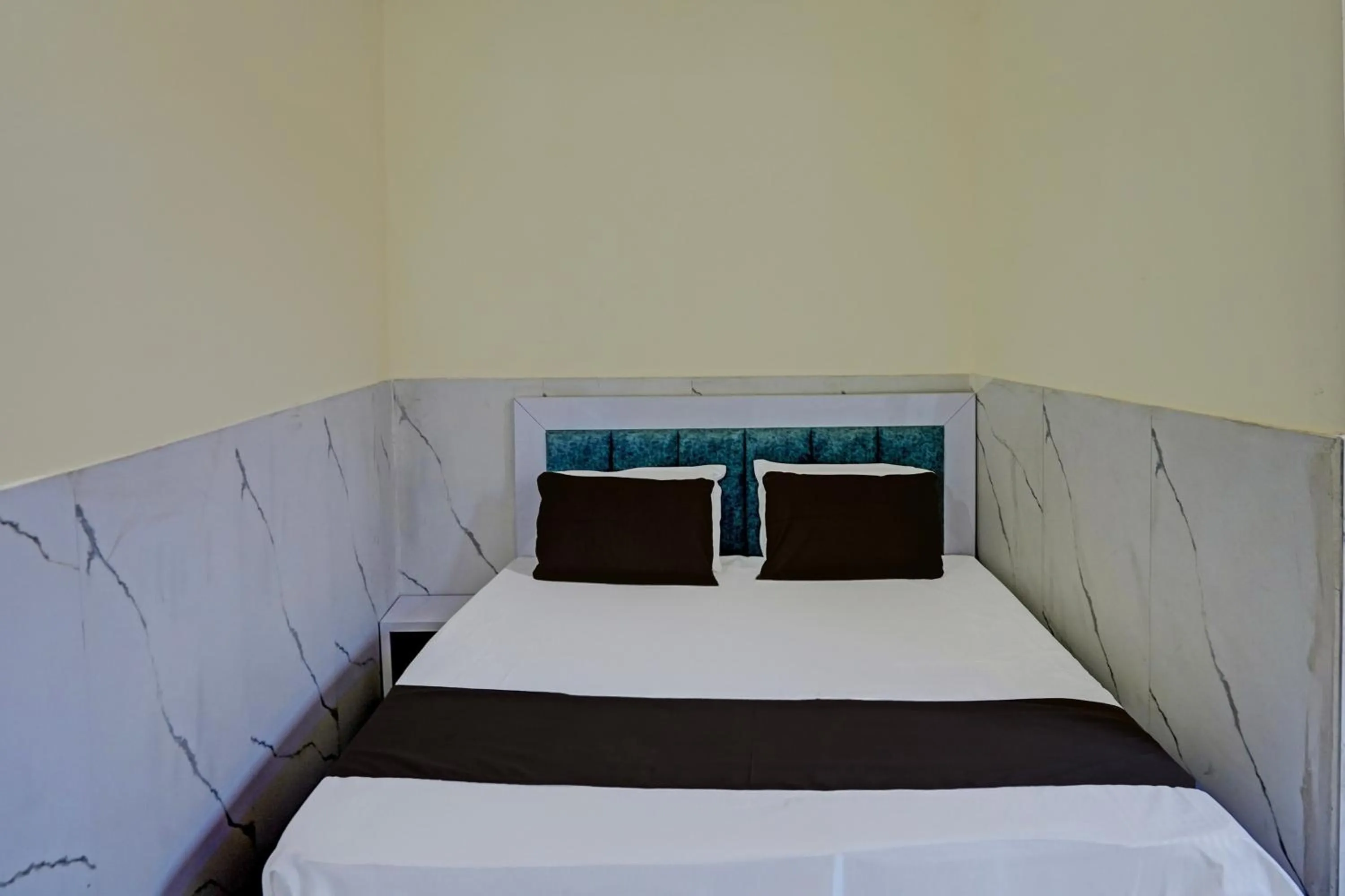 Bedroom, Bed in Hotel O ABHINAV HOTEL