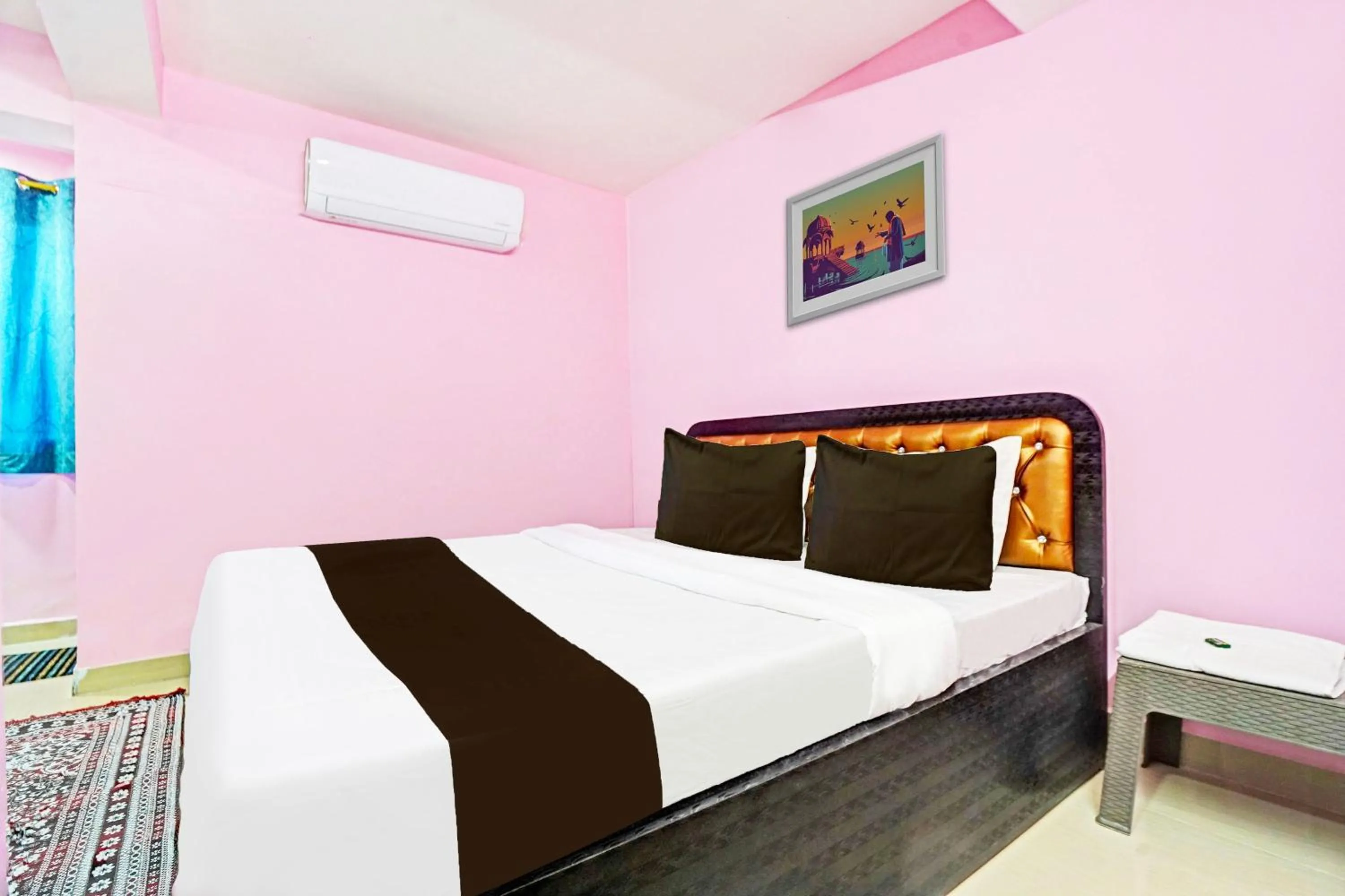 Bedroom, Bed in Hotel O Trinetra Inn