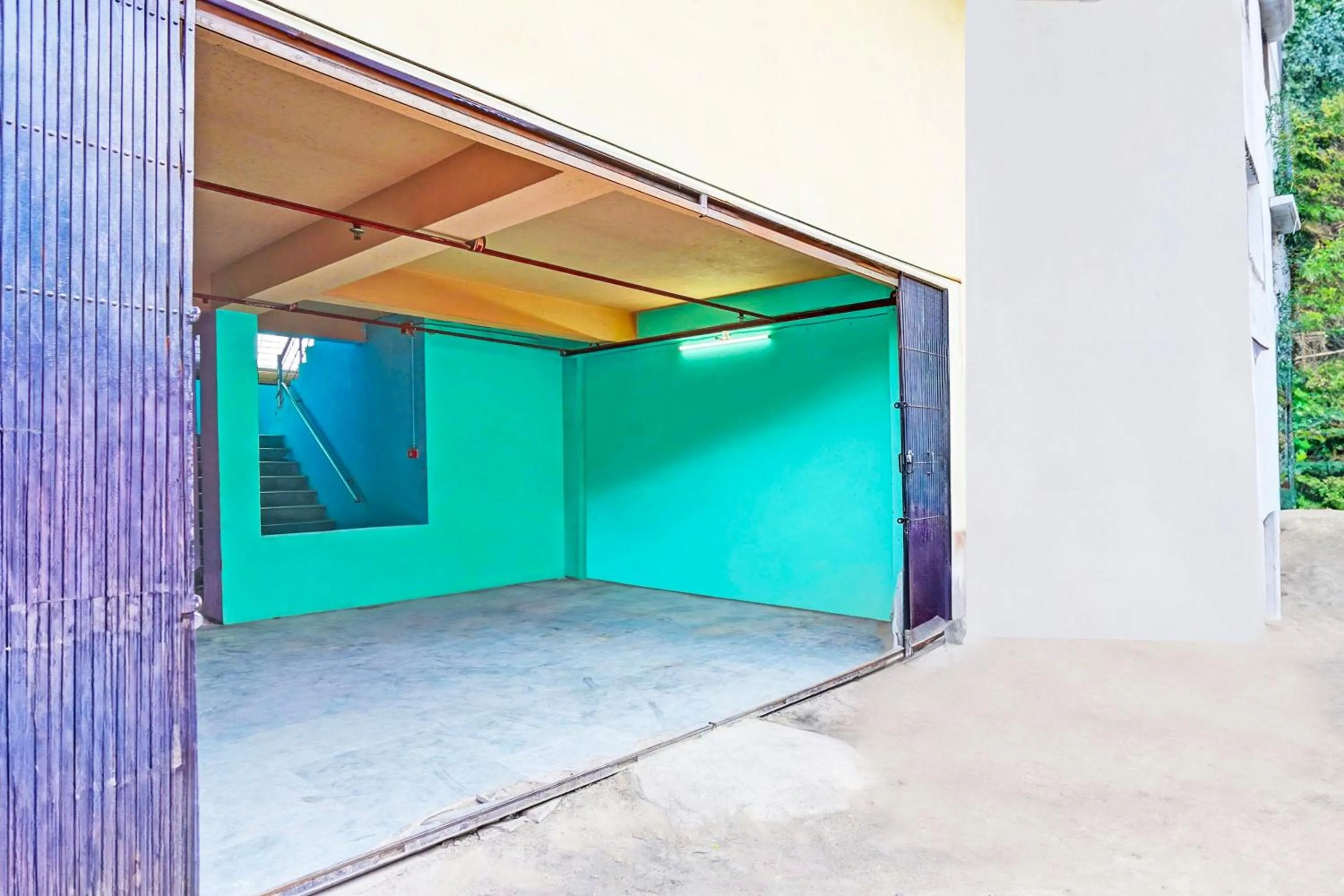 Facade/entrance in Hotel O Trinetra Inn