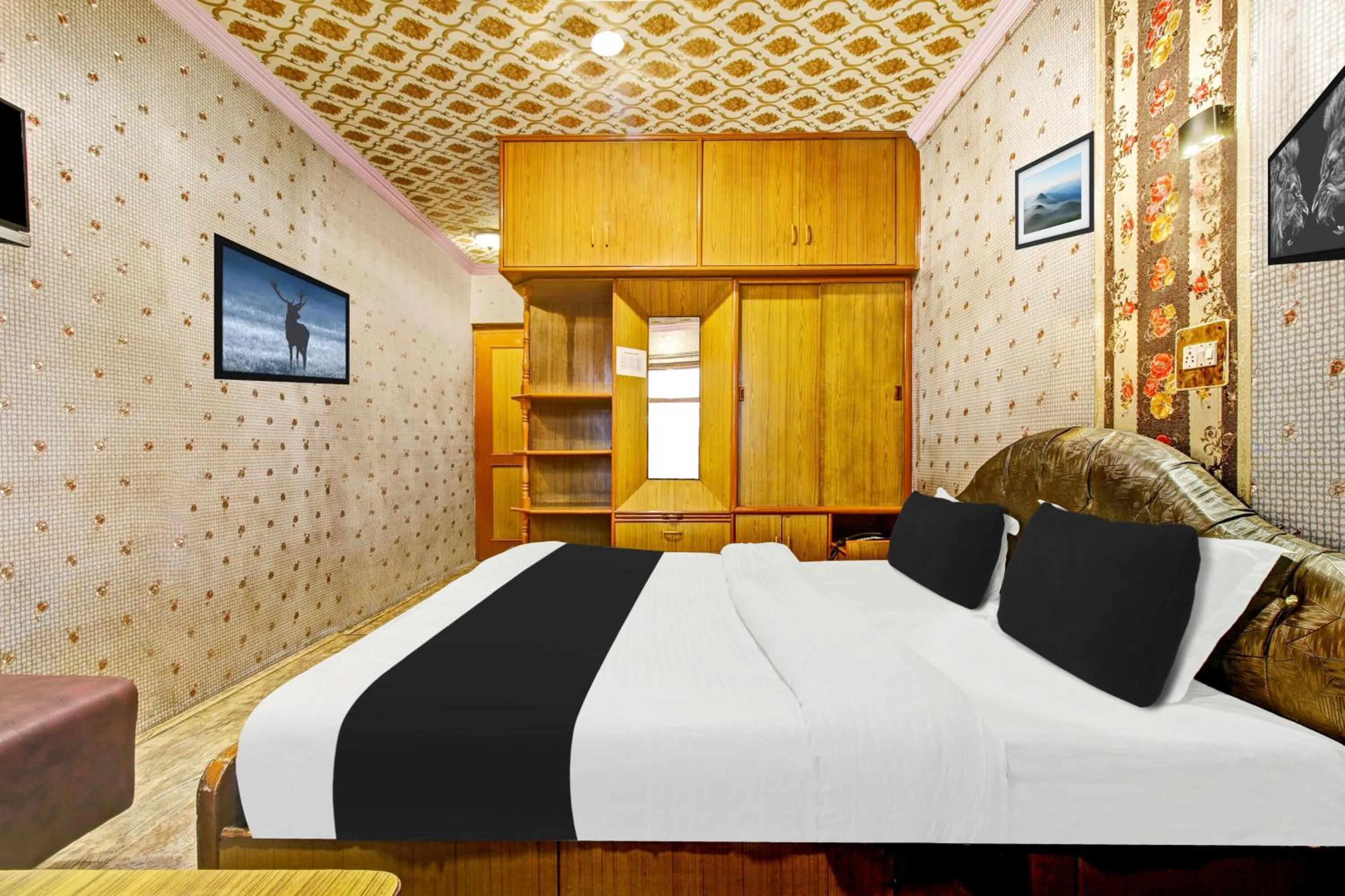Bedroom, Bed in Hotel O Residency Road Srinagar
