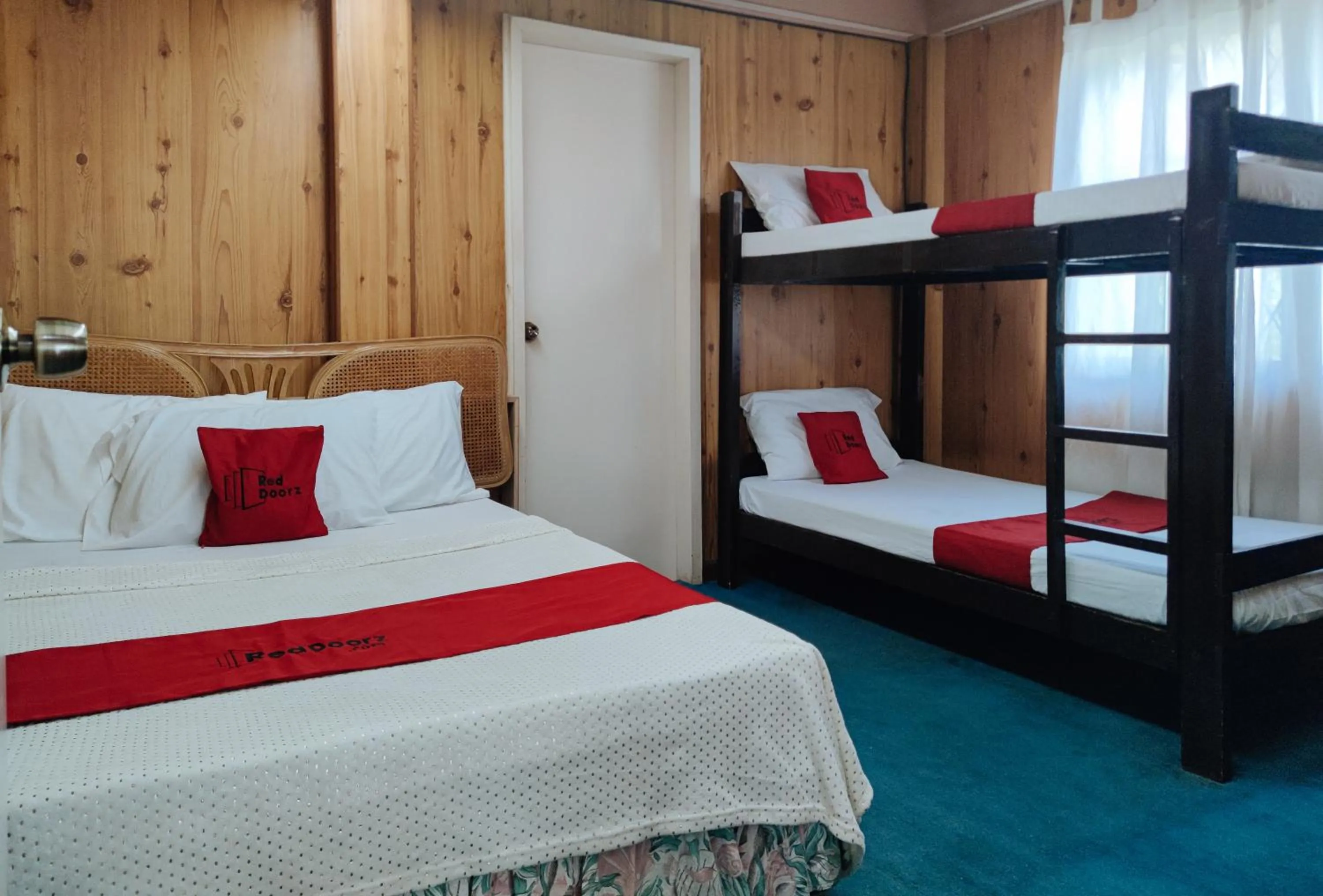 Photo of the whole room, Bed in RedDoorz @ Monterrazas Village Homestay Baguio