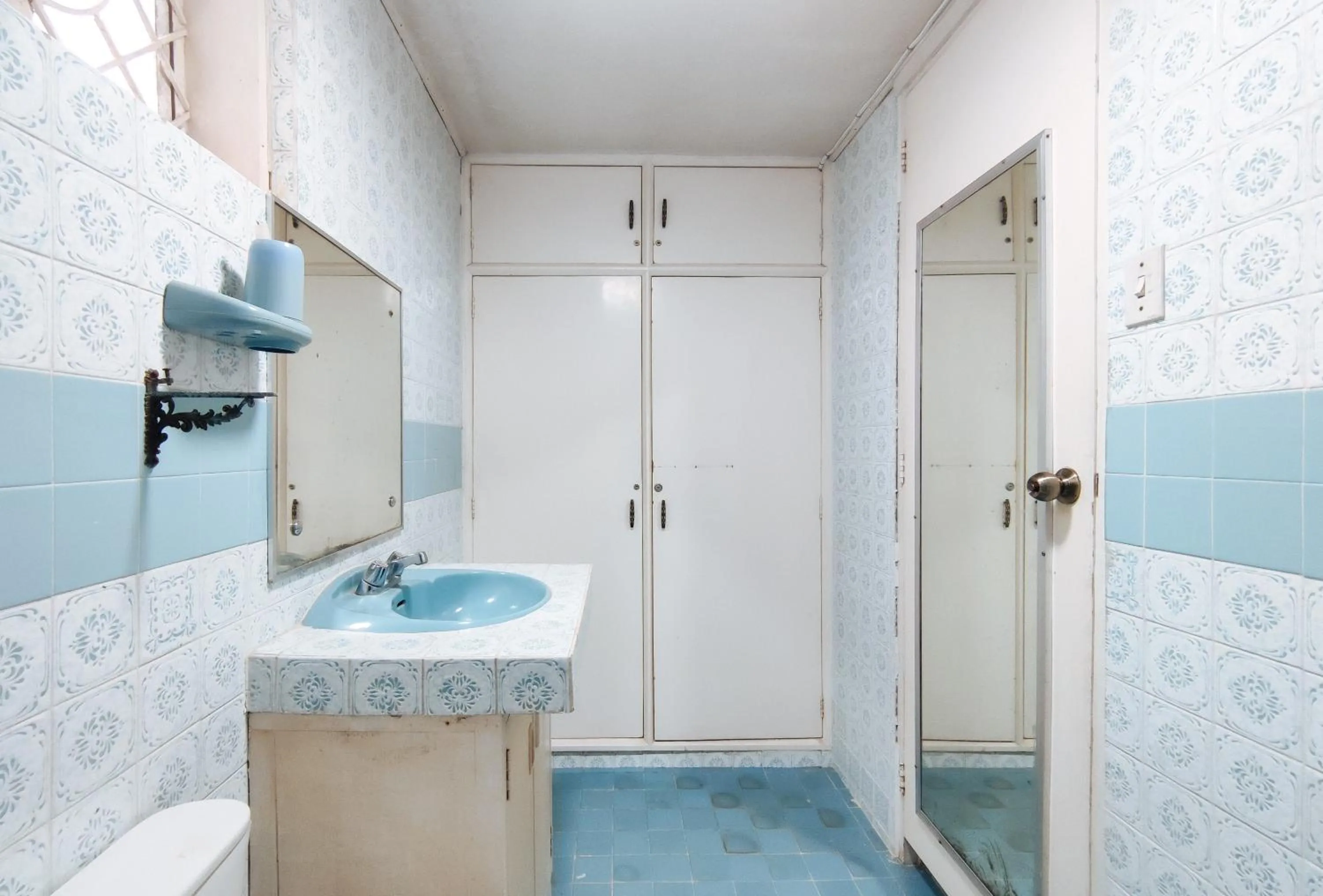 Shower in RedDoorz @ Monterrazas Village Homestay Baguio