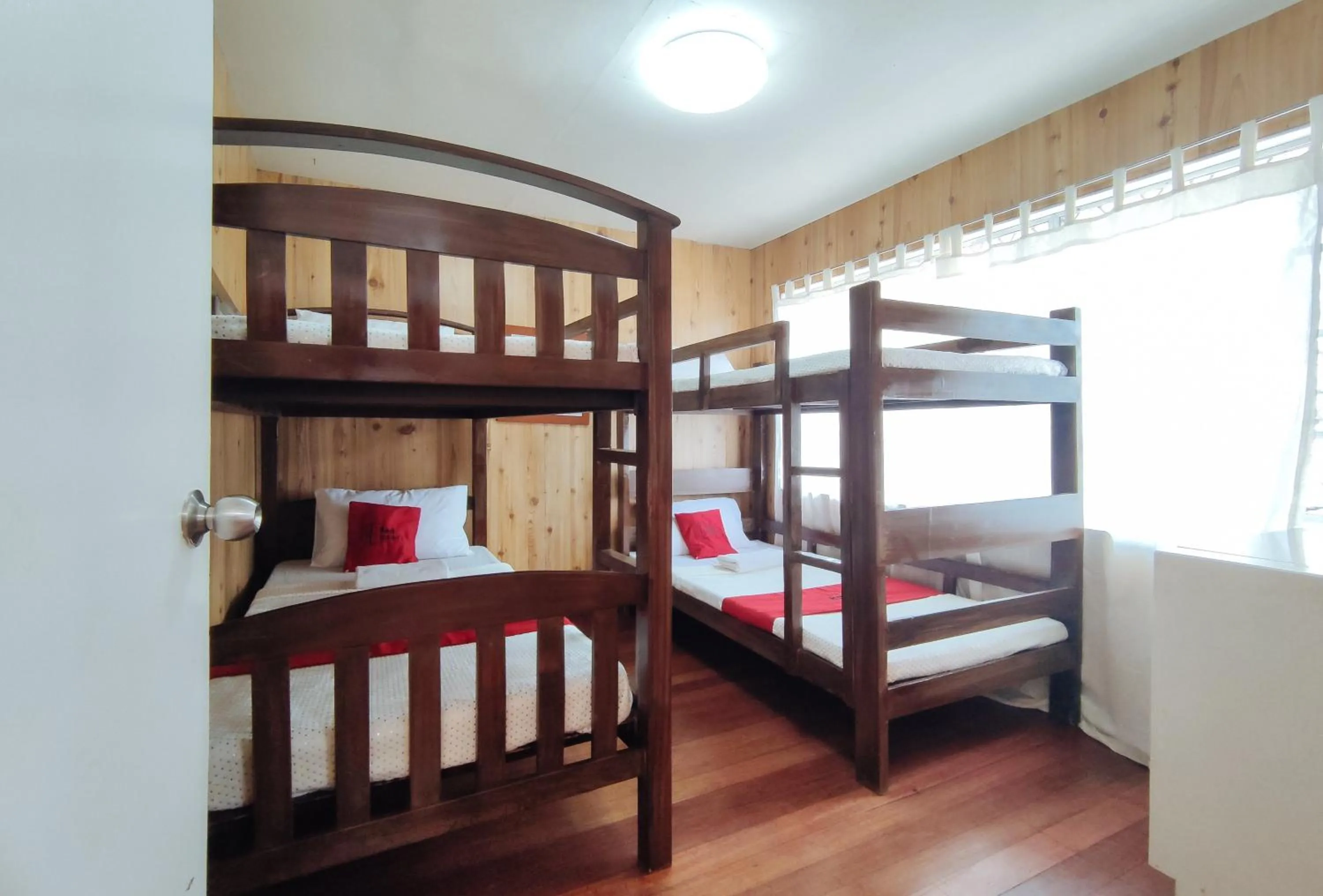 Photo of the whole room, Bed in RedDoorz @ Monterrazas Village Homestay Baguio