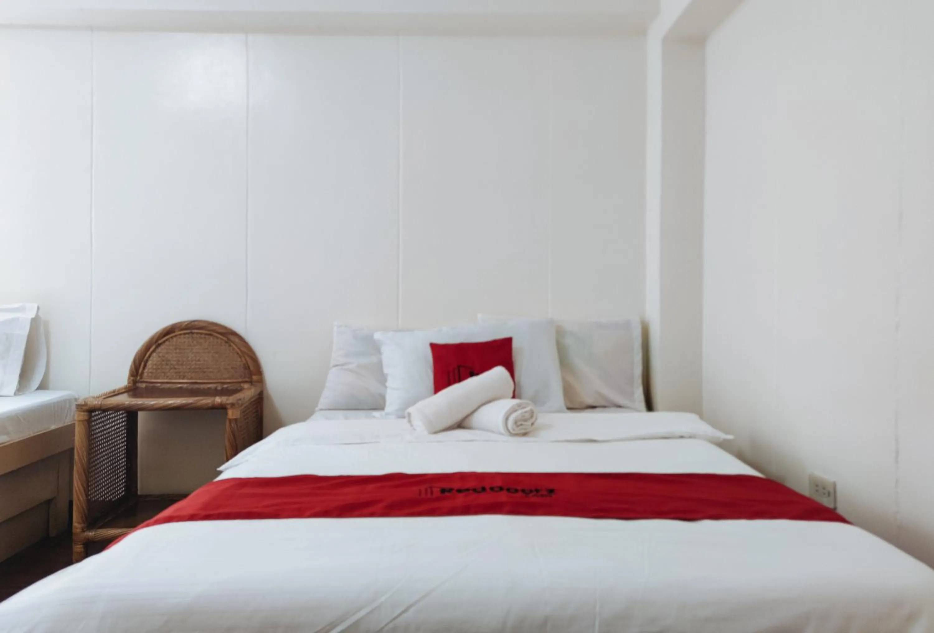 Photo of the whole room, Bed in RedDoorz @ Monterrazas Village Homestay Baguio