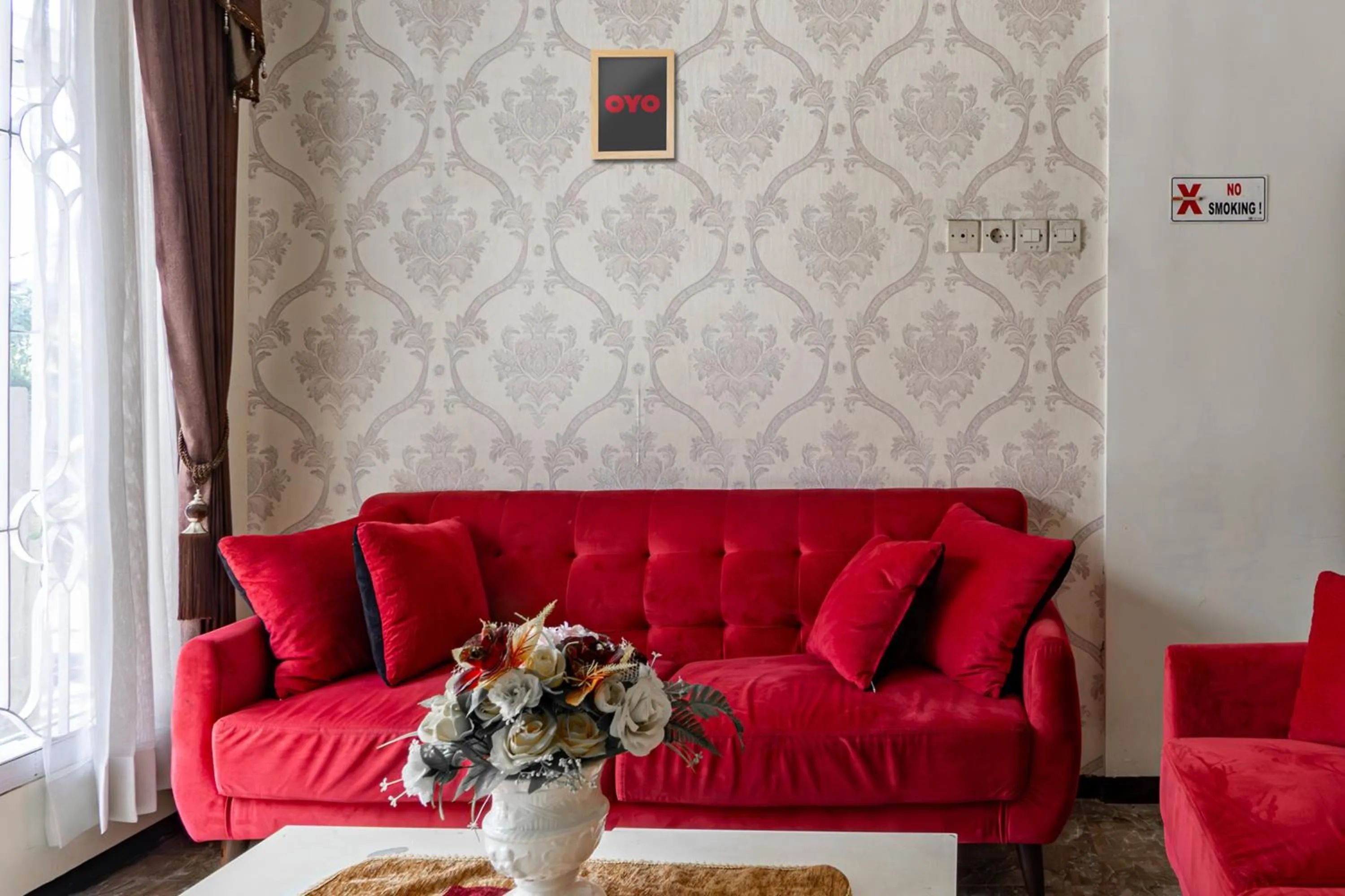 Lobby or reception in Hotel O Bidara Guest House Syariah