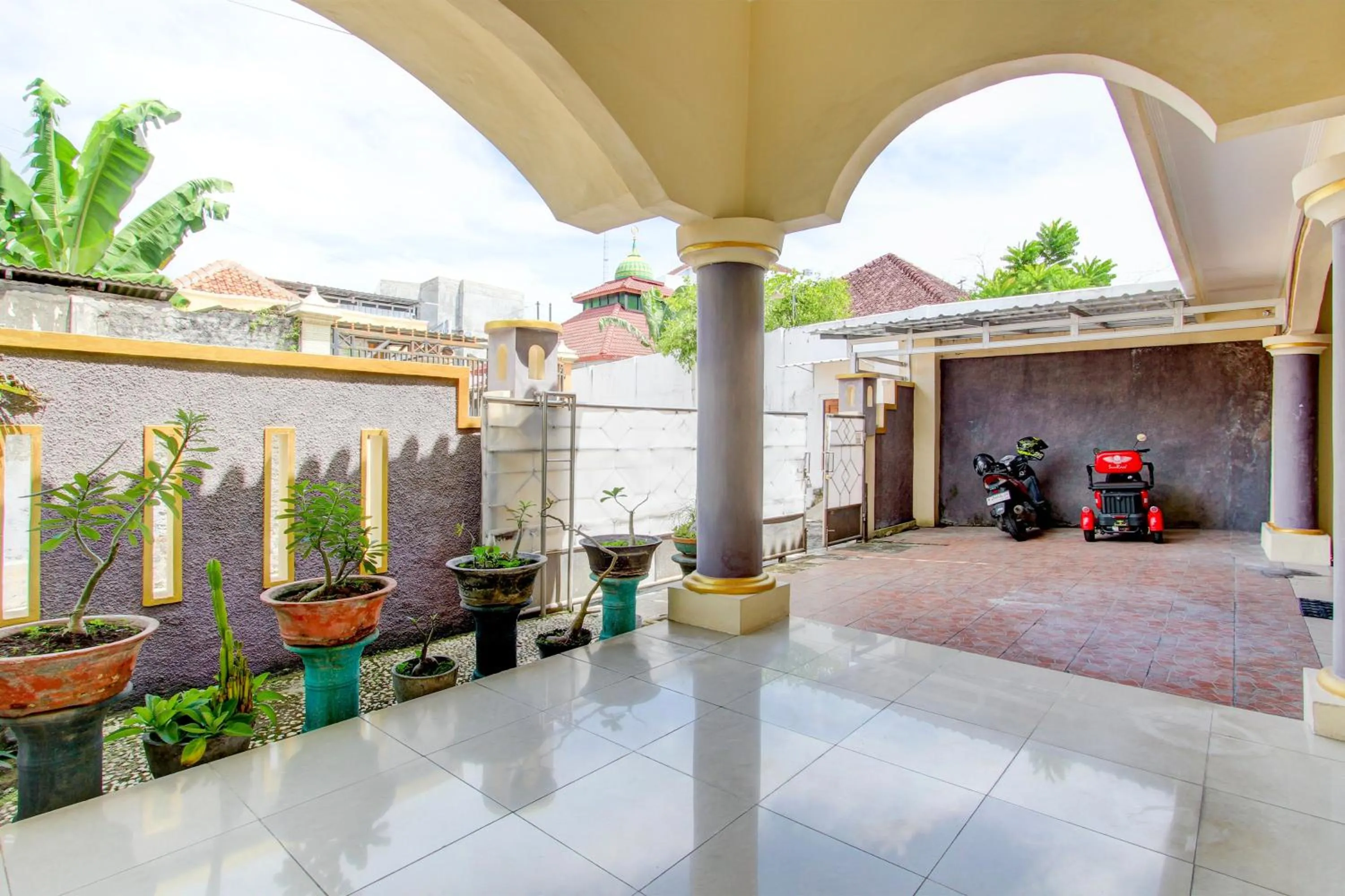 Lobby or reception in Hotel O Kenzie Bunkbed Syariah